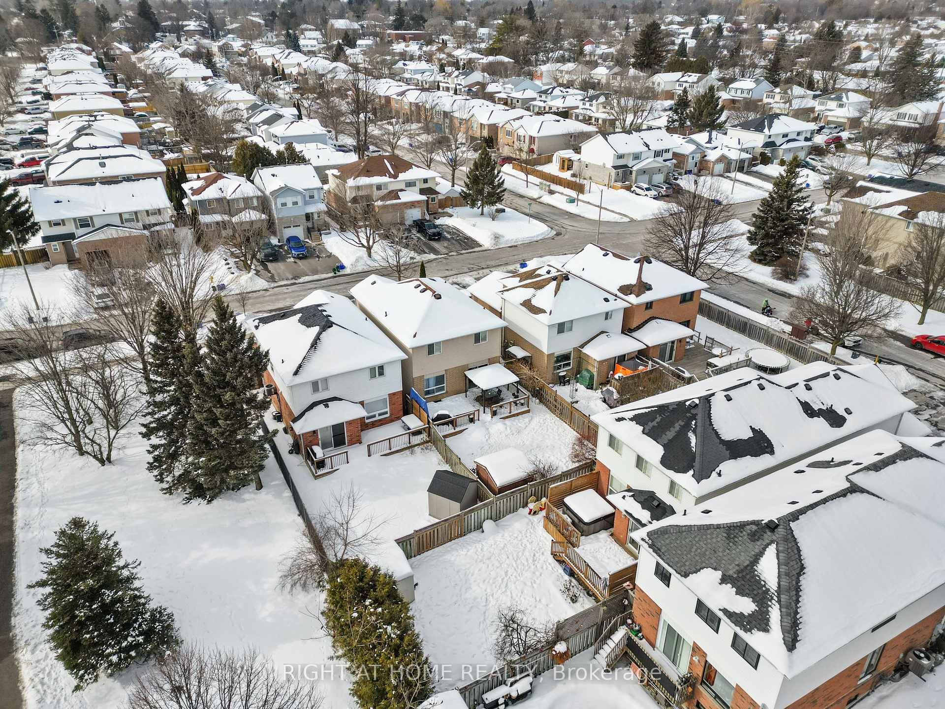 Photo 35 of 37 Trudeau Drive, Clarington, Bowmanville — HOMEH