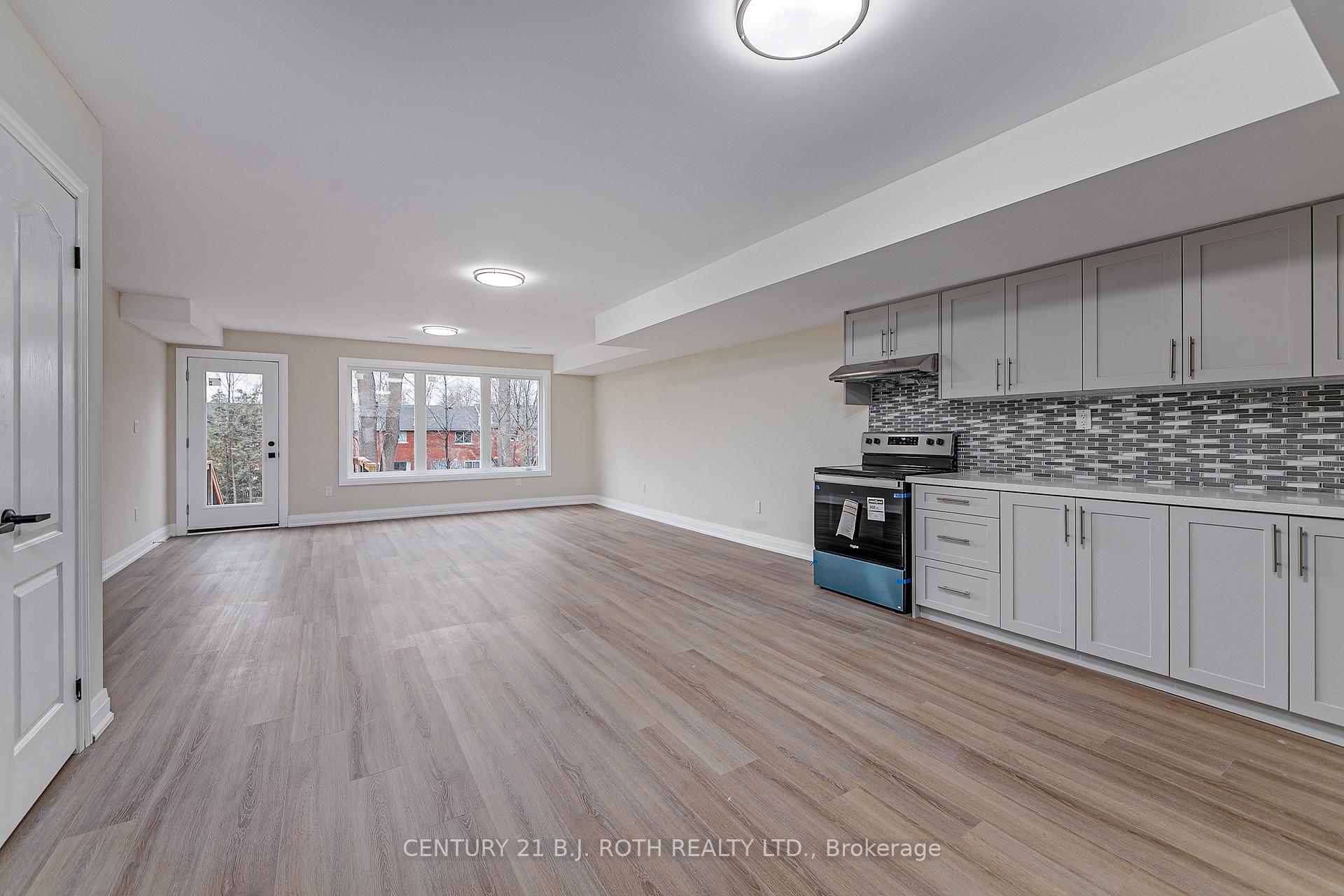 Photo 5 of Unit 4, 82 Peel Street, Barrie, Wellington — HOMEH