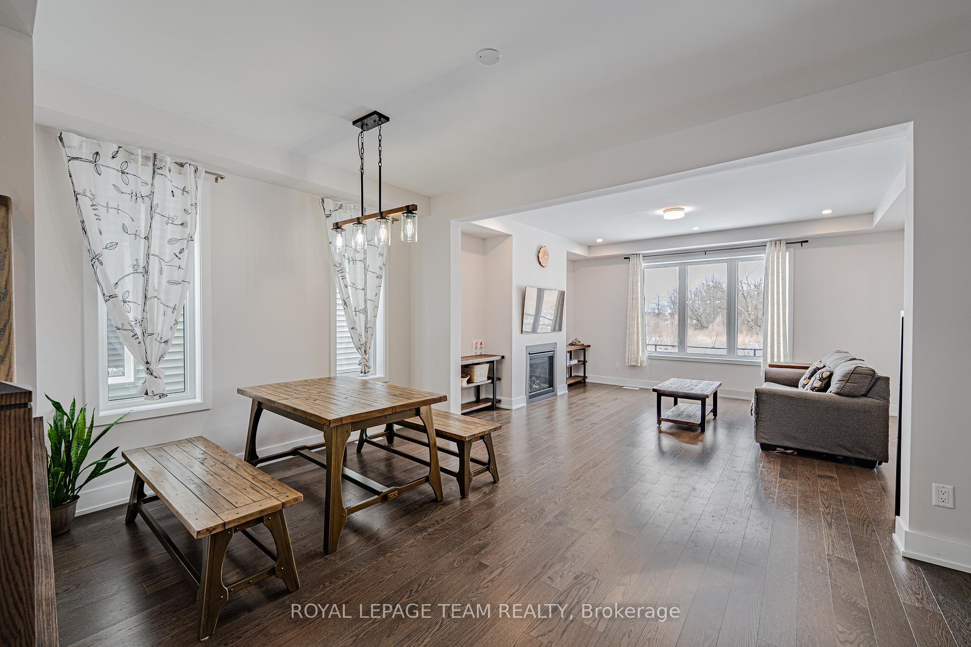 Photo 9 of 863 Moonrise Terrace, Ottawa, Barrhaven - Half Moon Bay — HOMEH
