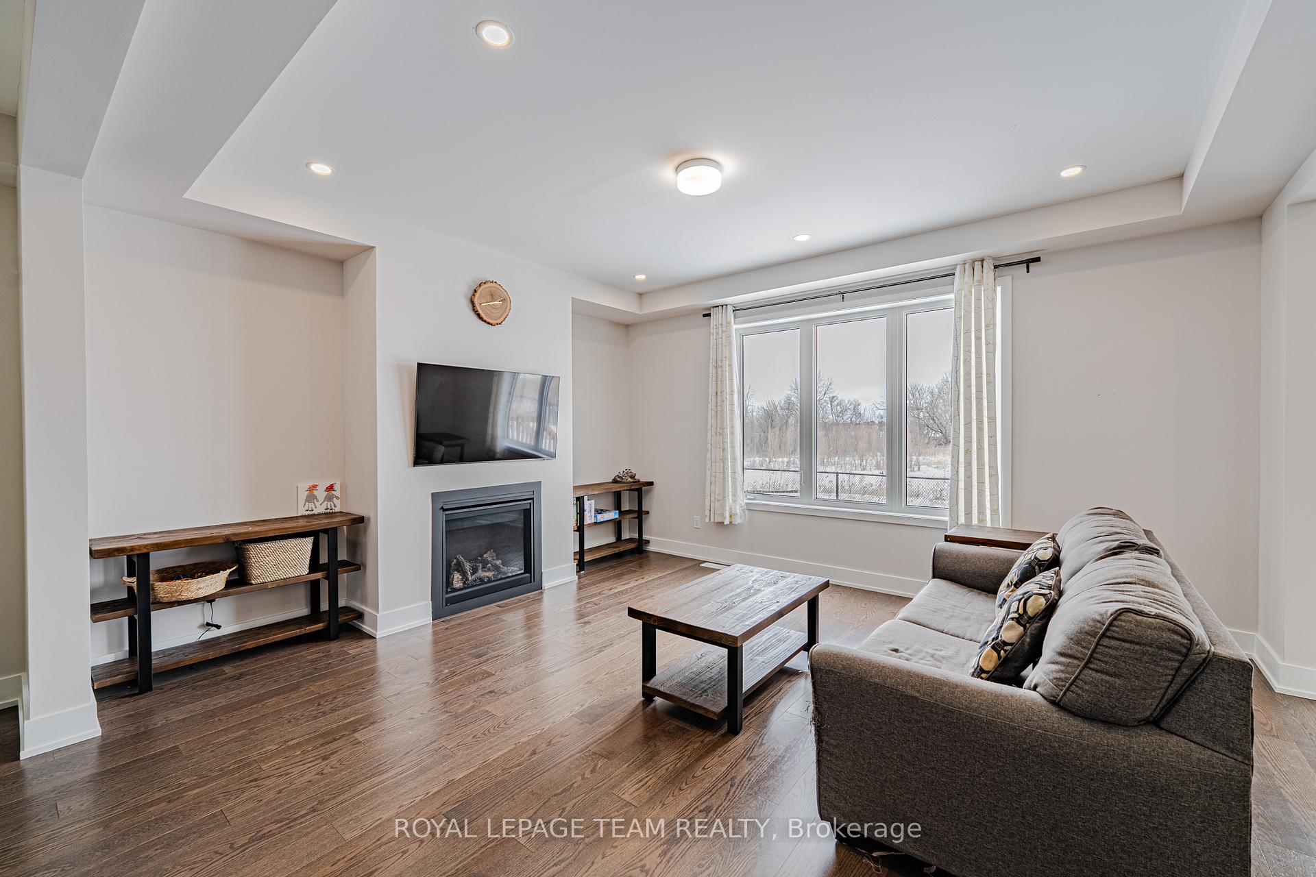 Photo 18 of 863 Moonrise Terrace, Ottawa, Barrhaven - Half Moon Bay — HOMEH