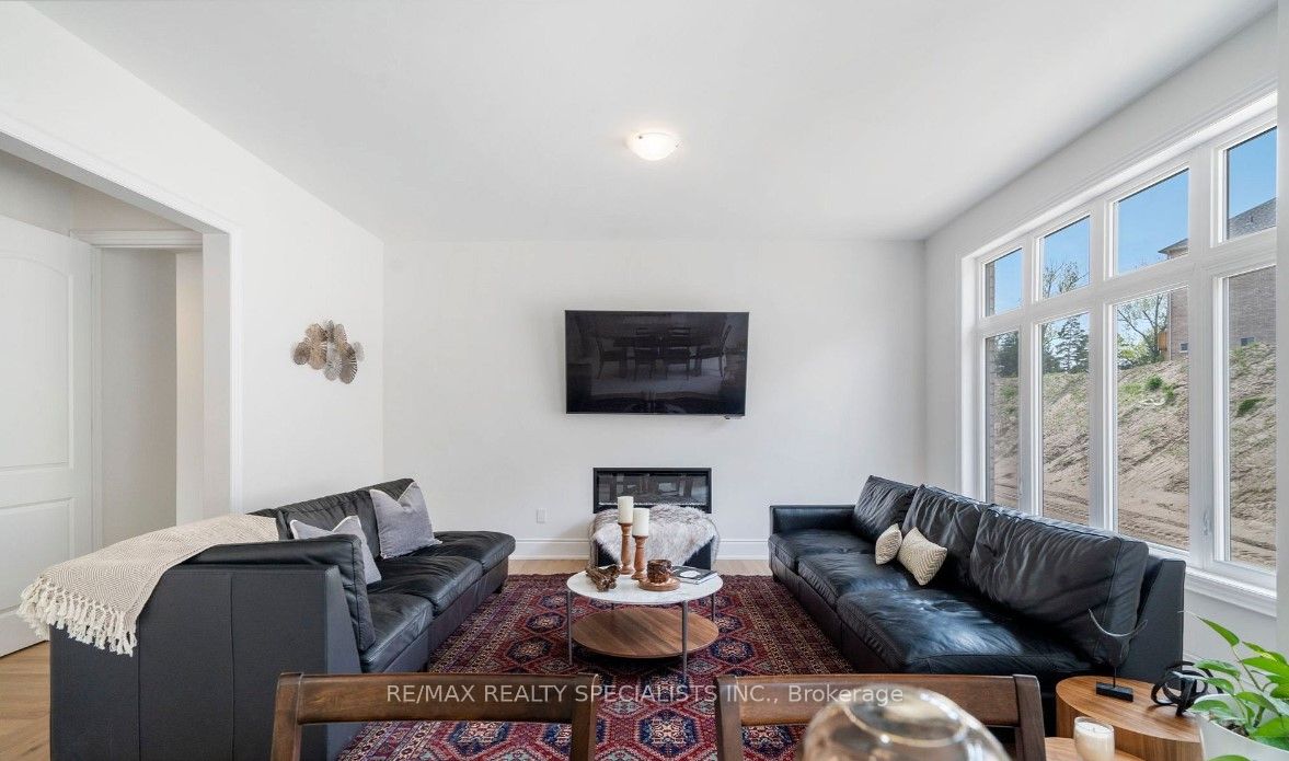 Photo 45 of 89 James Walker Avenue, Caledon, Caledon East — HOMEH