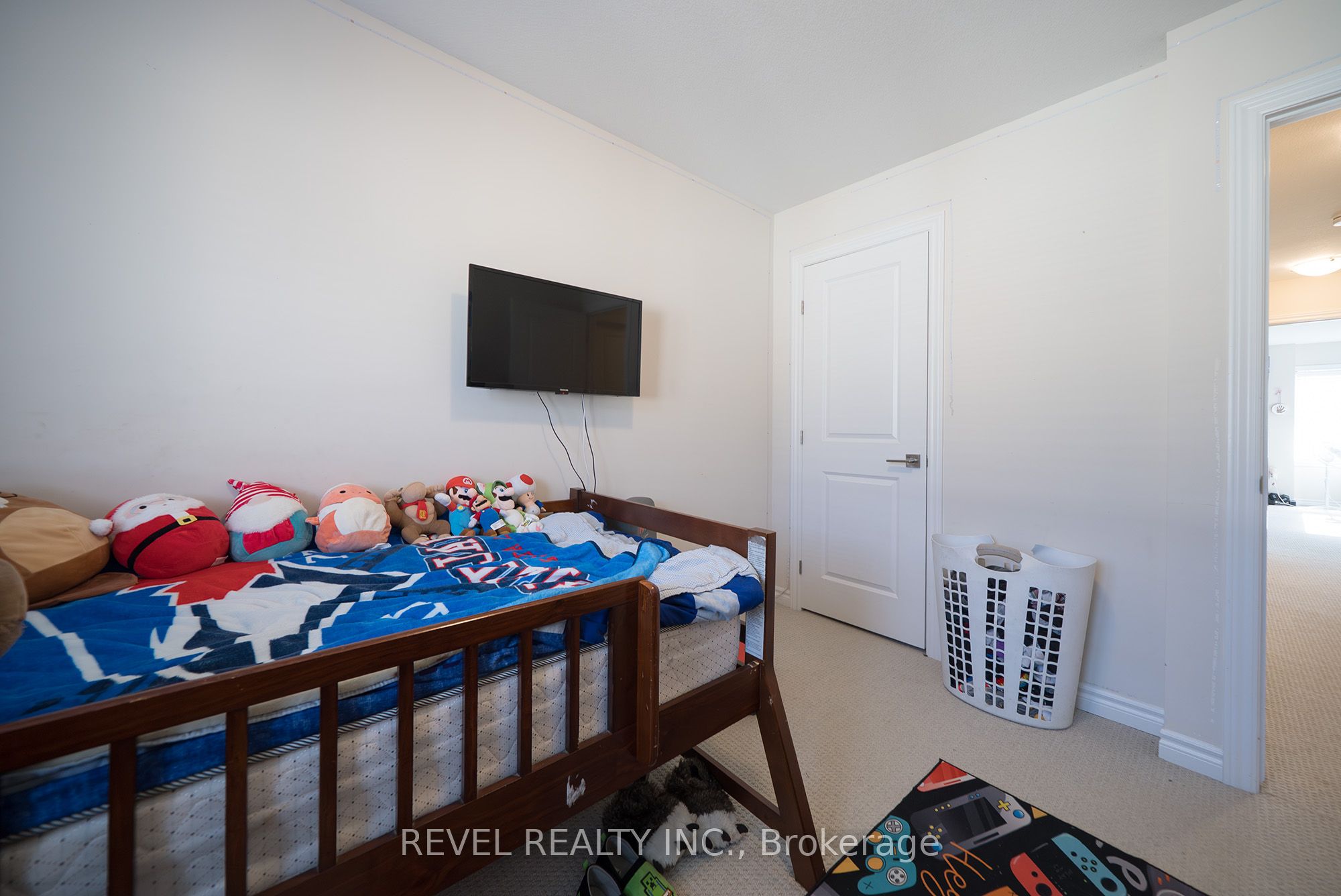 Photo 40 of 2B Vic Chambers Place, Brant, Paris — HOMEH