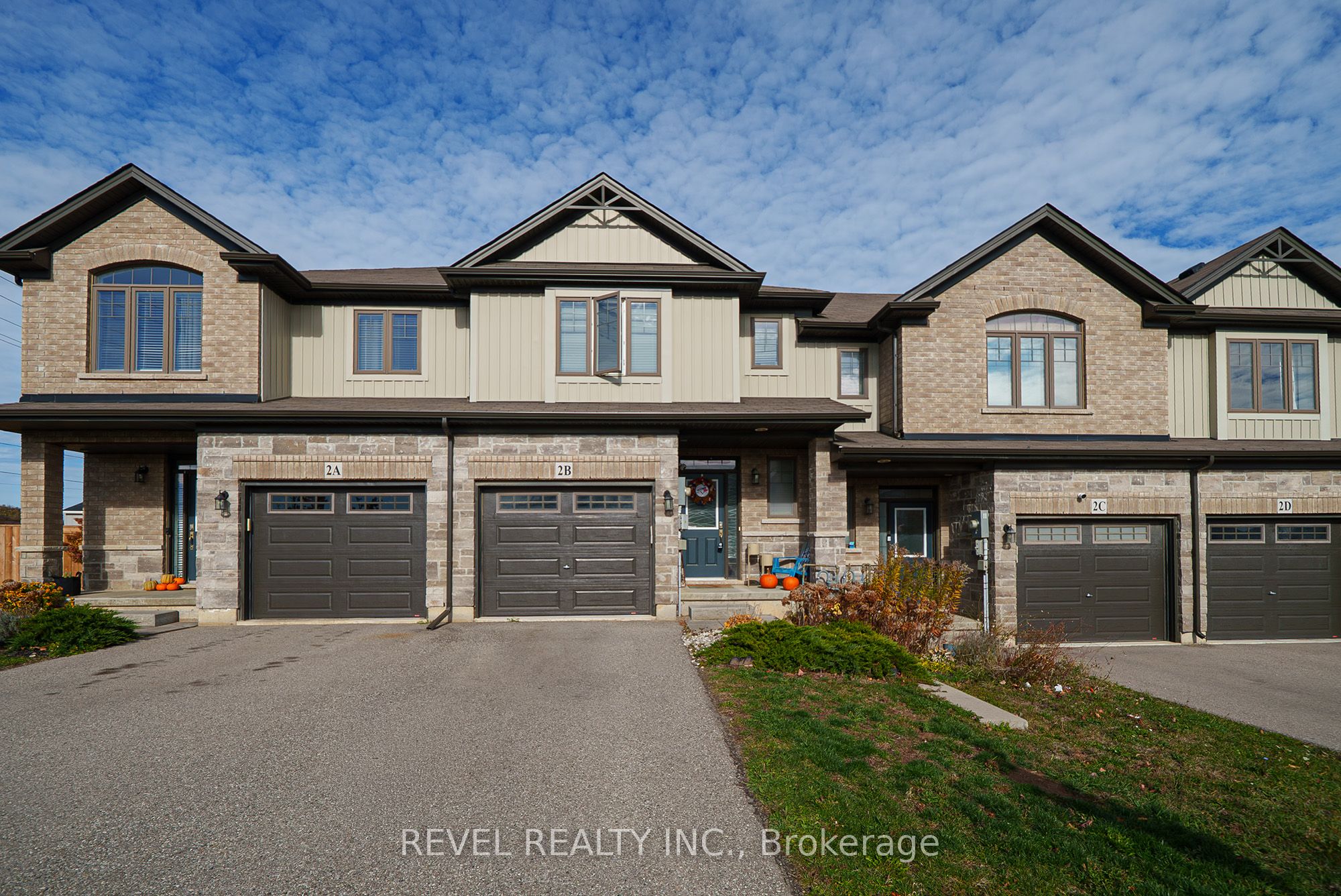 Photo 2 of 2B Vic Chambers Place, Brant, Paris — HOMEH