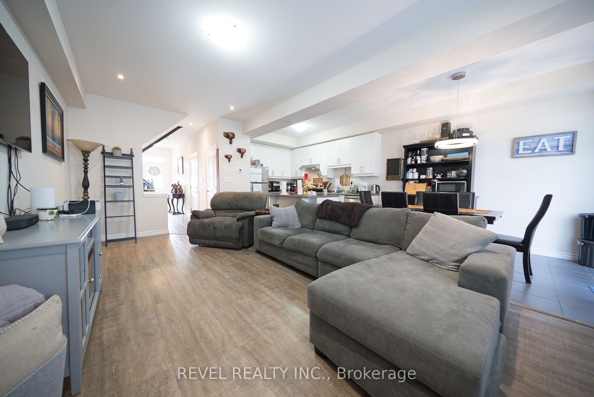 Photo 27 of 2B Vic Chambers Place, Brant, Paris — HOMEH
