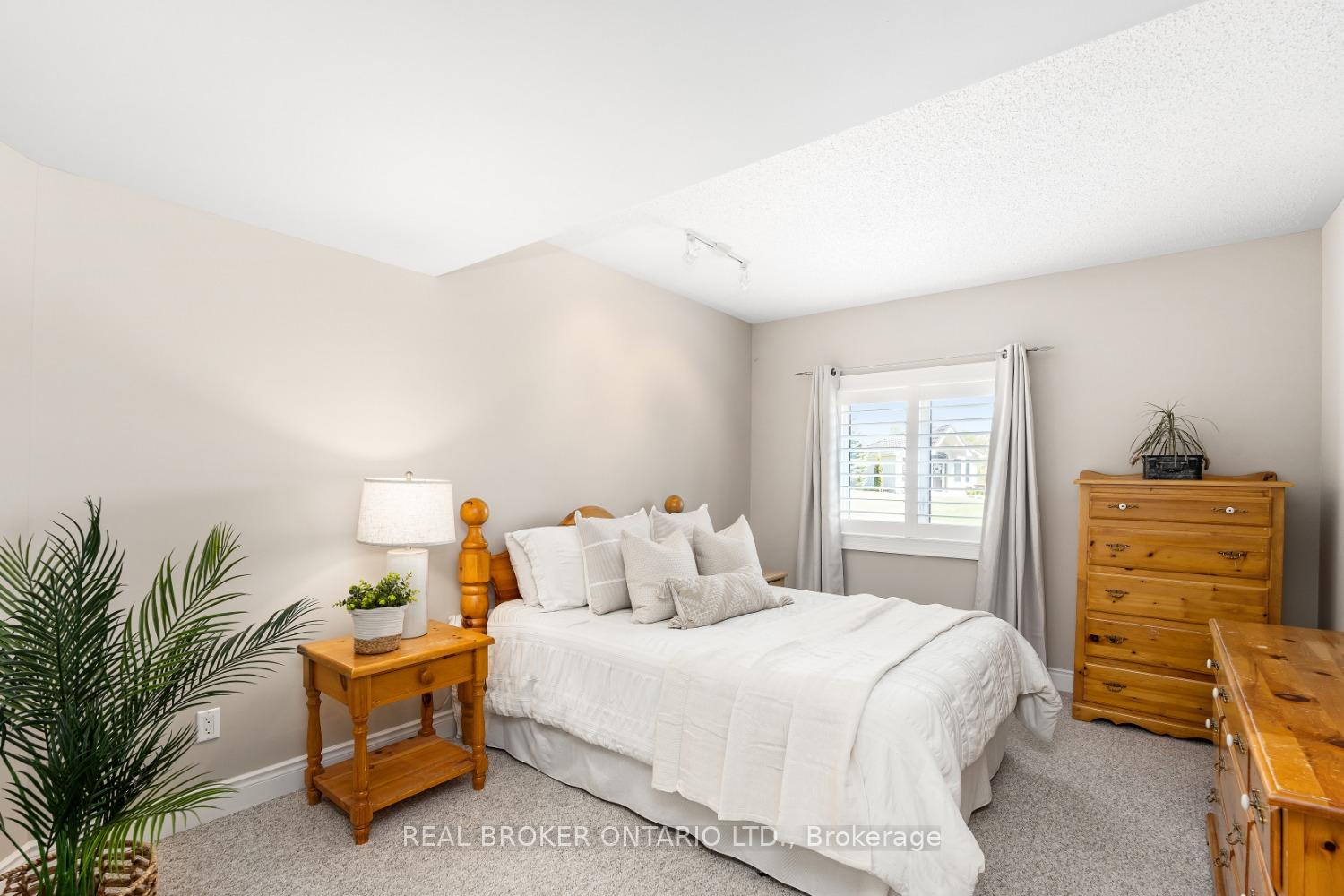 Photo 8 of 23 Venton Court, Clarington, Rural Clarington — HOMEH