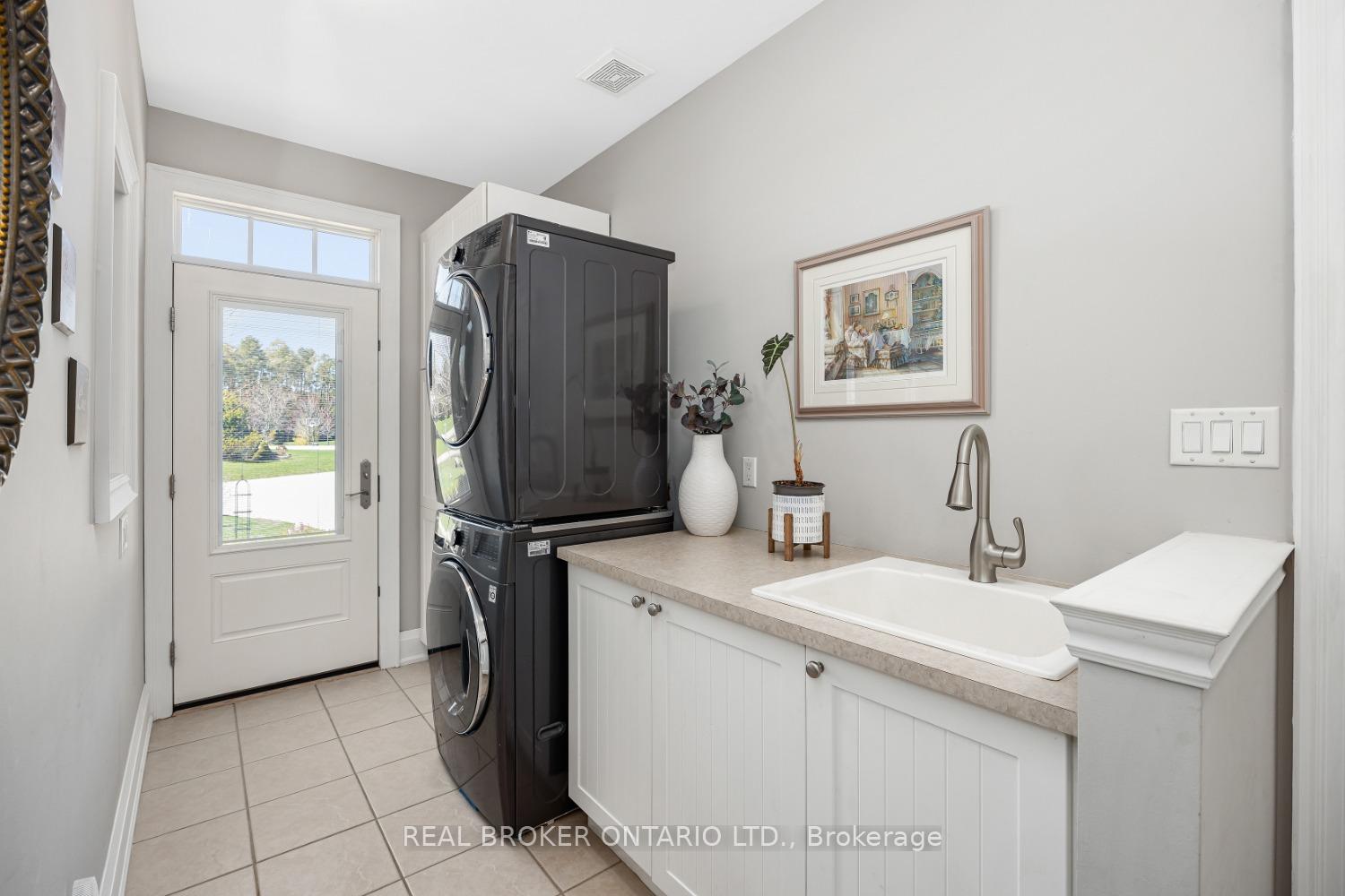 Photo 9 of 23 Venton Court, Clarington, Rural Clarington — HOMEH