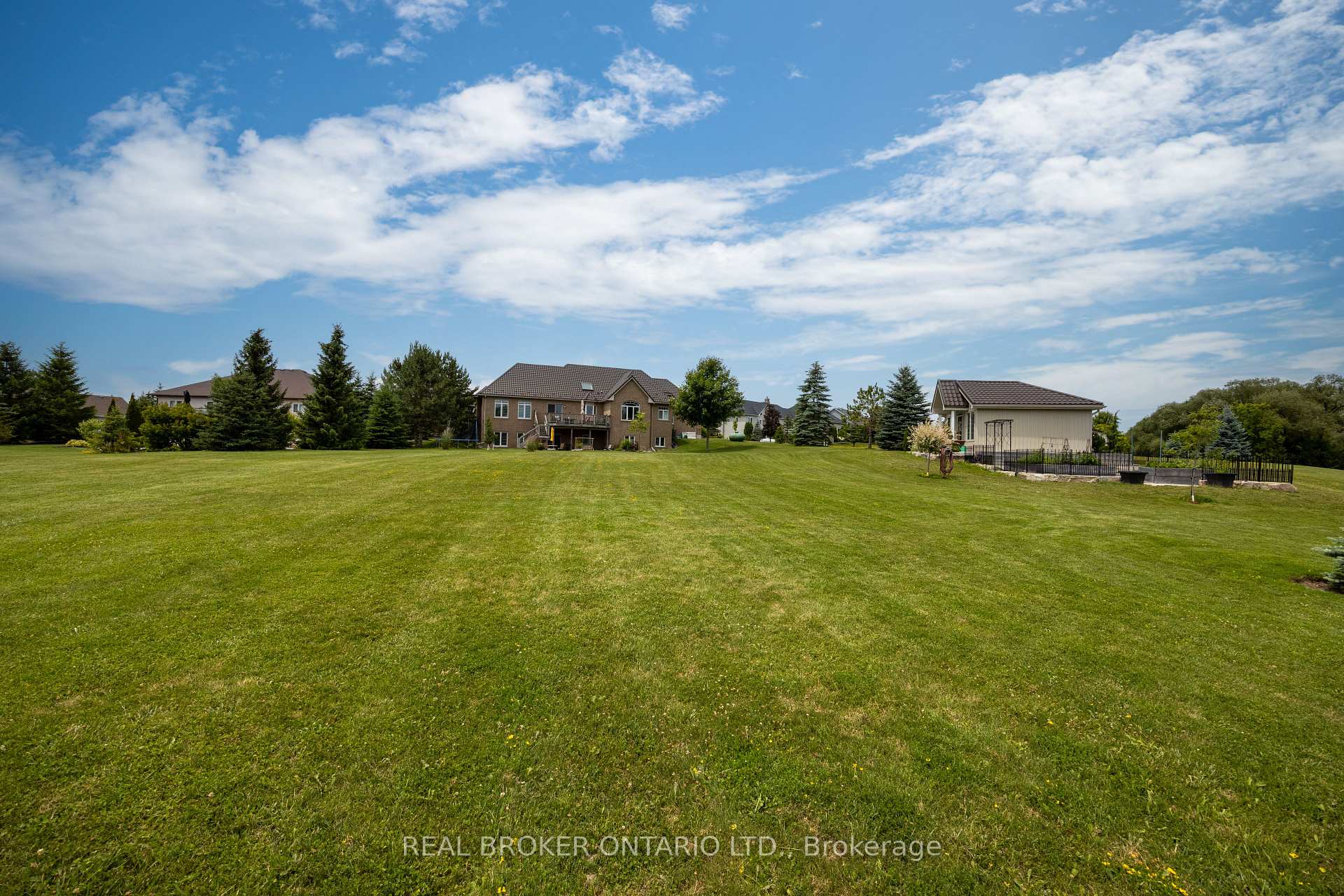 Photo 24 of 23 Venton Court, Clarington, Rural Clarington — HOMEH
