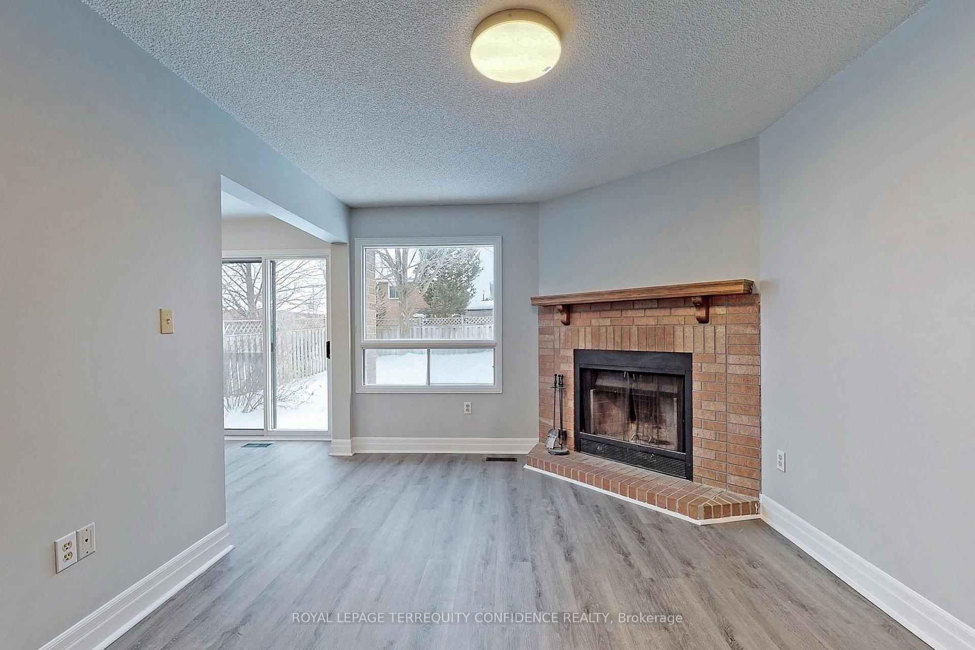 Photo 6 of 10 Weatherup Crescent, Barrie, West Bayfield — HOMEH