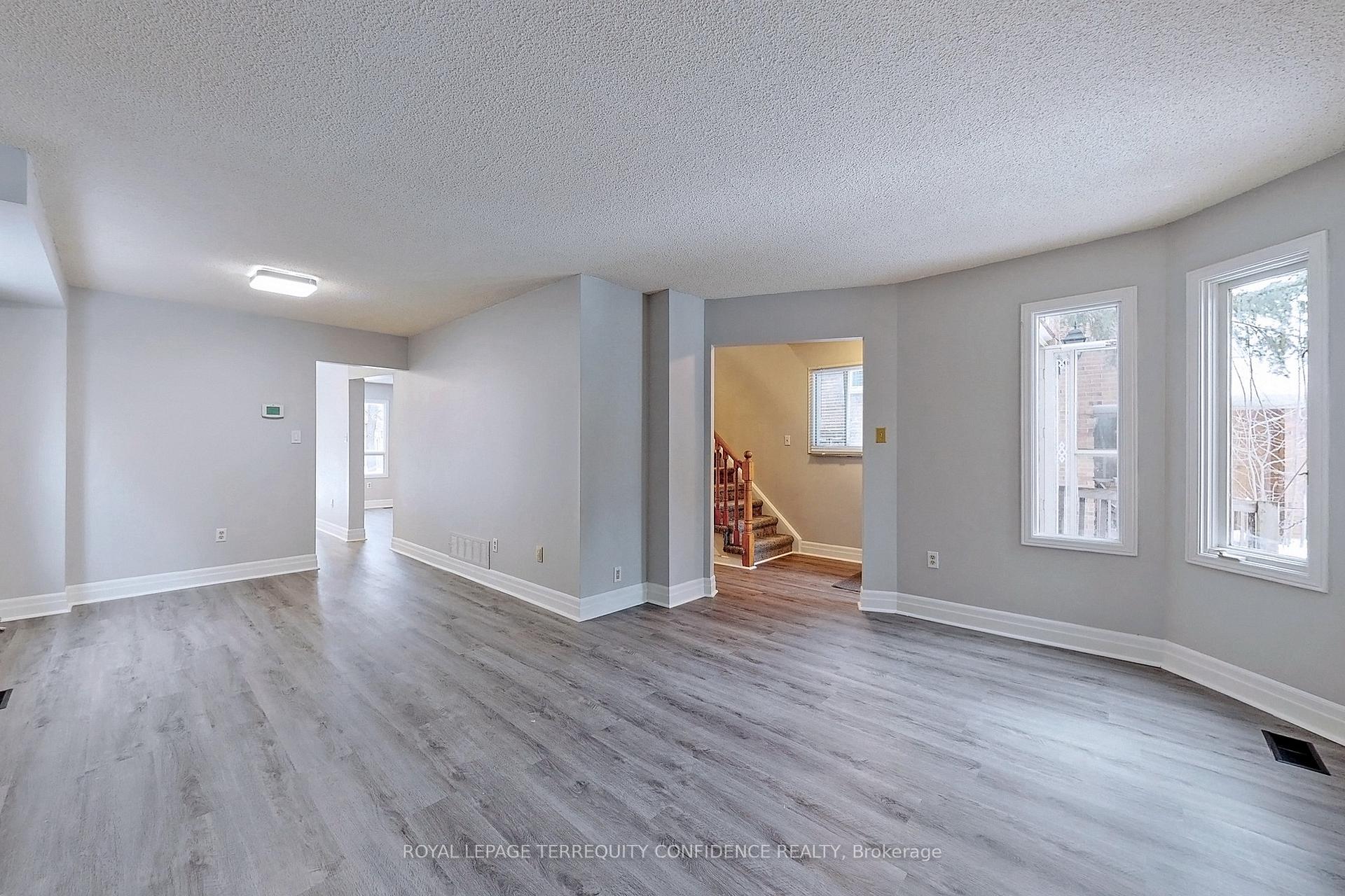 Photo 7 of 10 Weatherup Crescent, Barrie, West Bayfield — HOMEH
