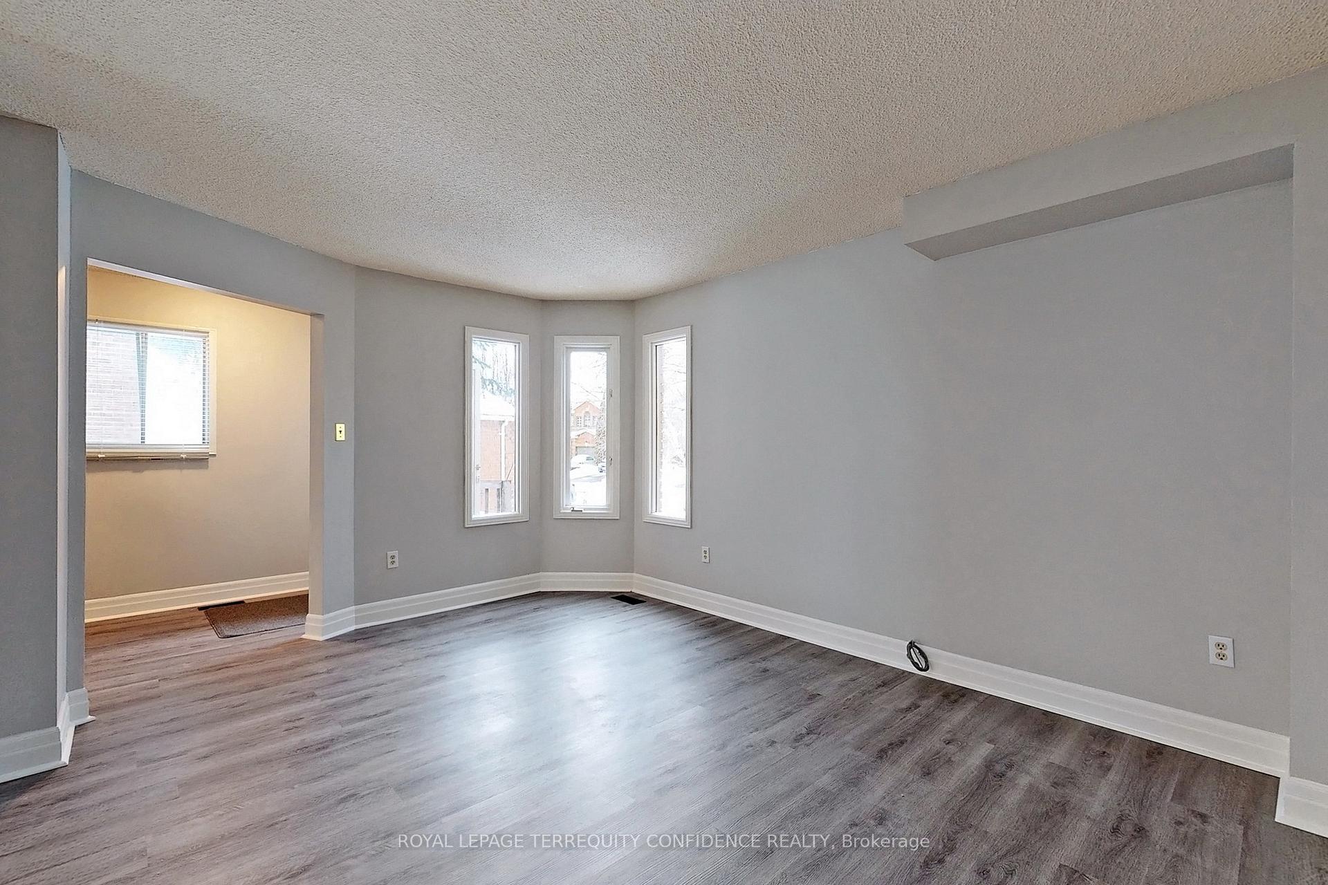 Photo 9 of 10 Weatherup Crescent, Barrie, West Bayfield — HOMEH