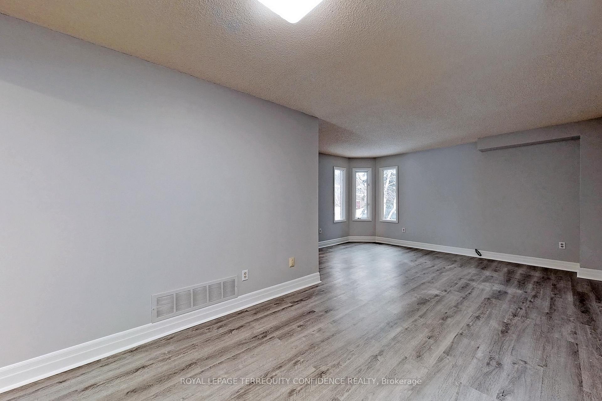 Photo 10 of 10 Weatherup Crescent, Barrie, West Bayfield — HOMEH