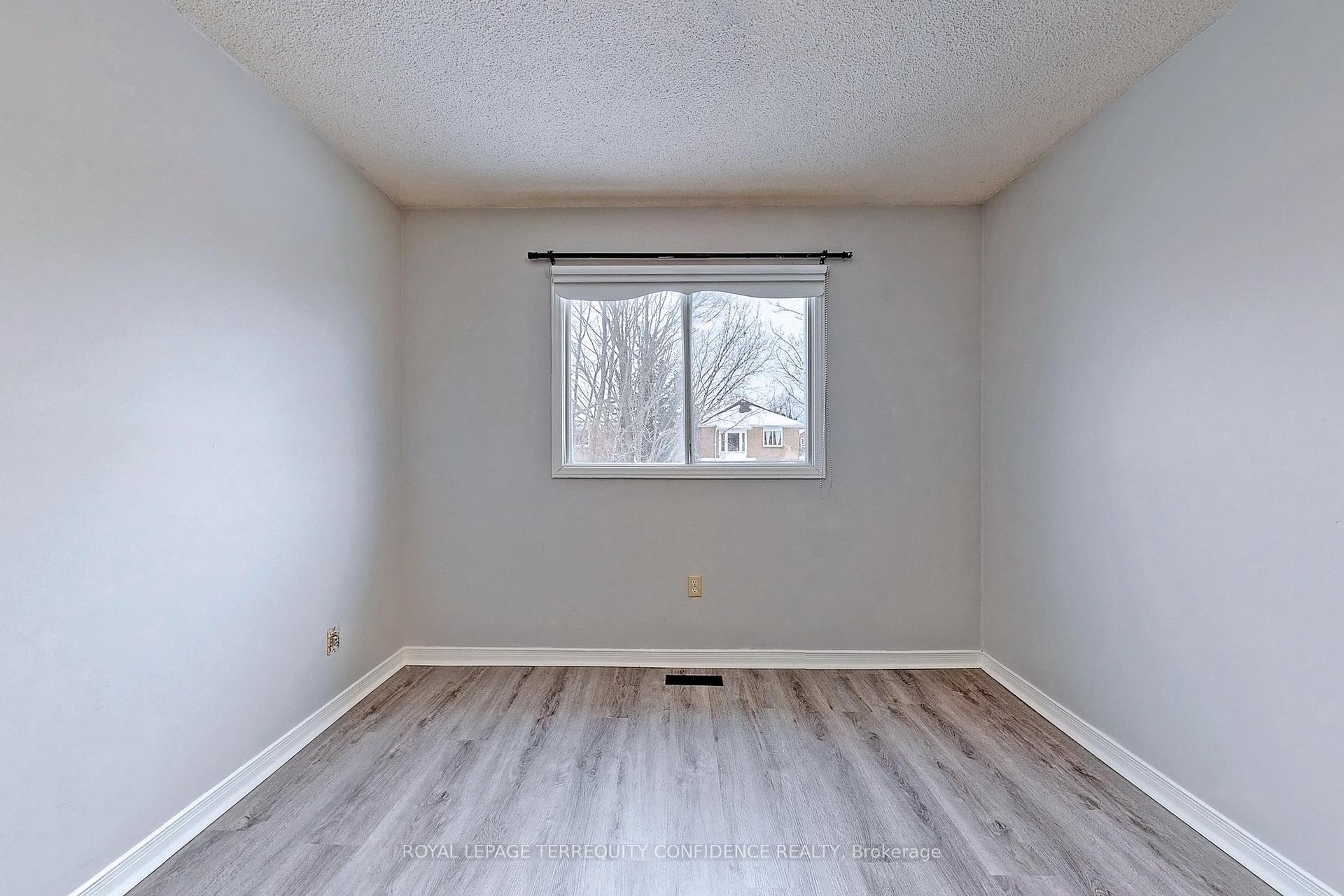 Photo 15 of 10 Weatherup Crescent, Barrie, West Bayfield — HOMEH