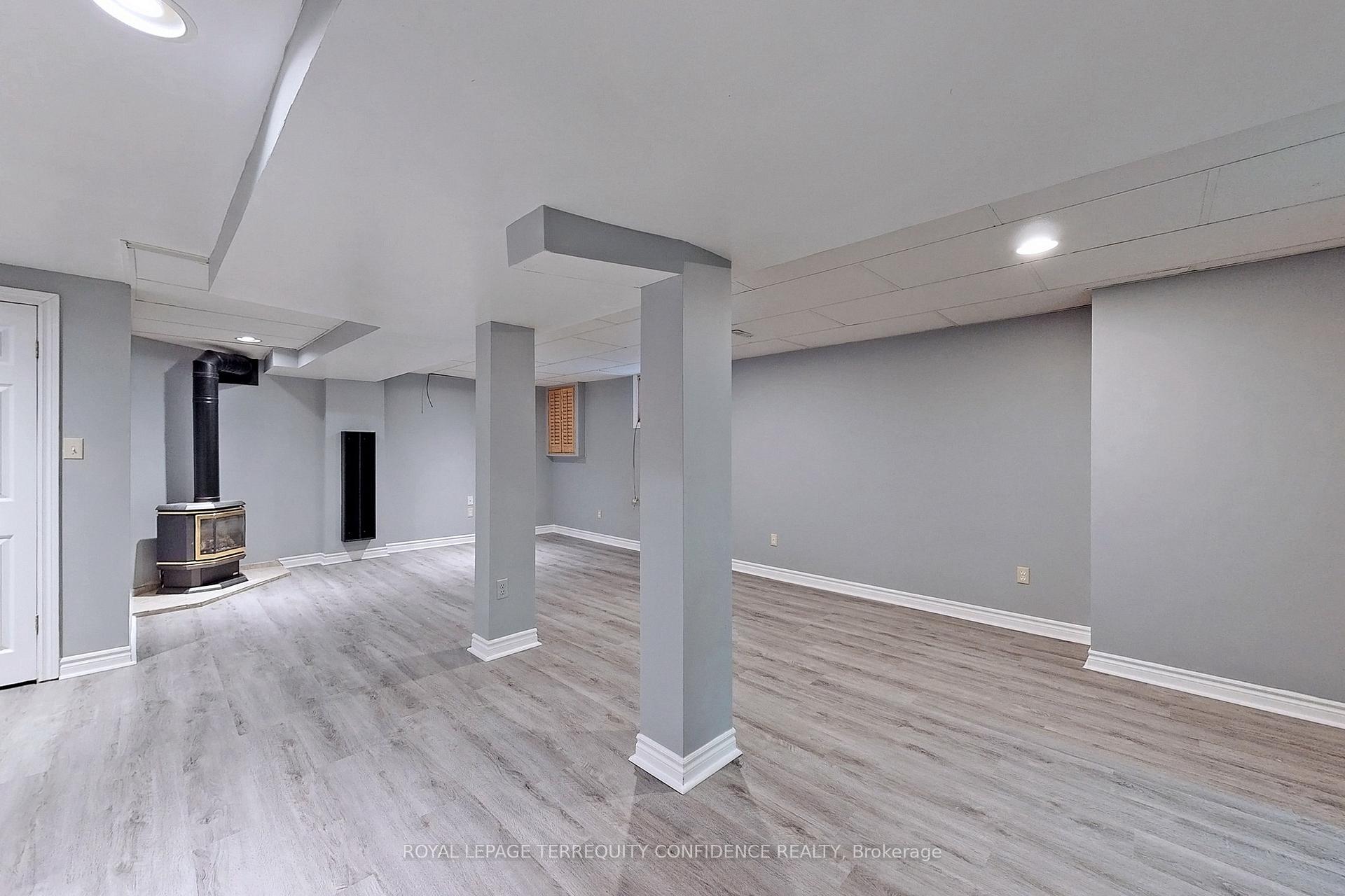 Photo 17 of 10 Weatherup Crescent, Barrie, West Bayfield — HOMEH