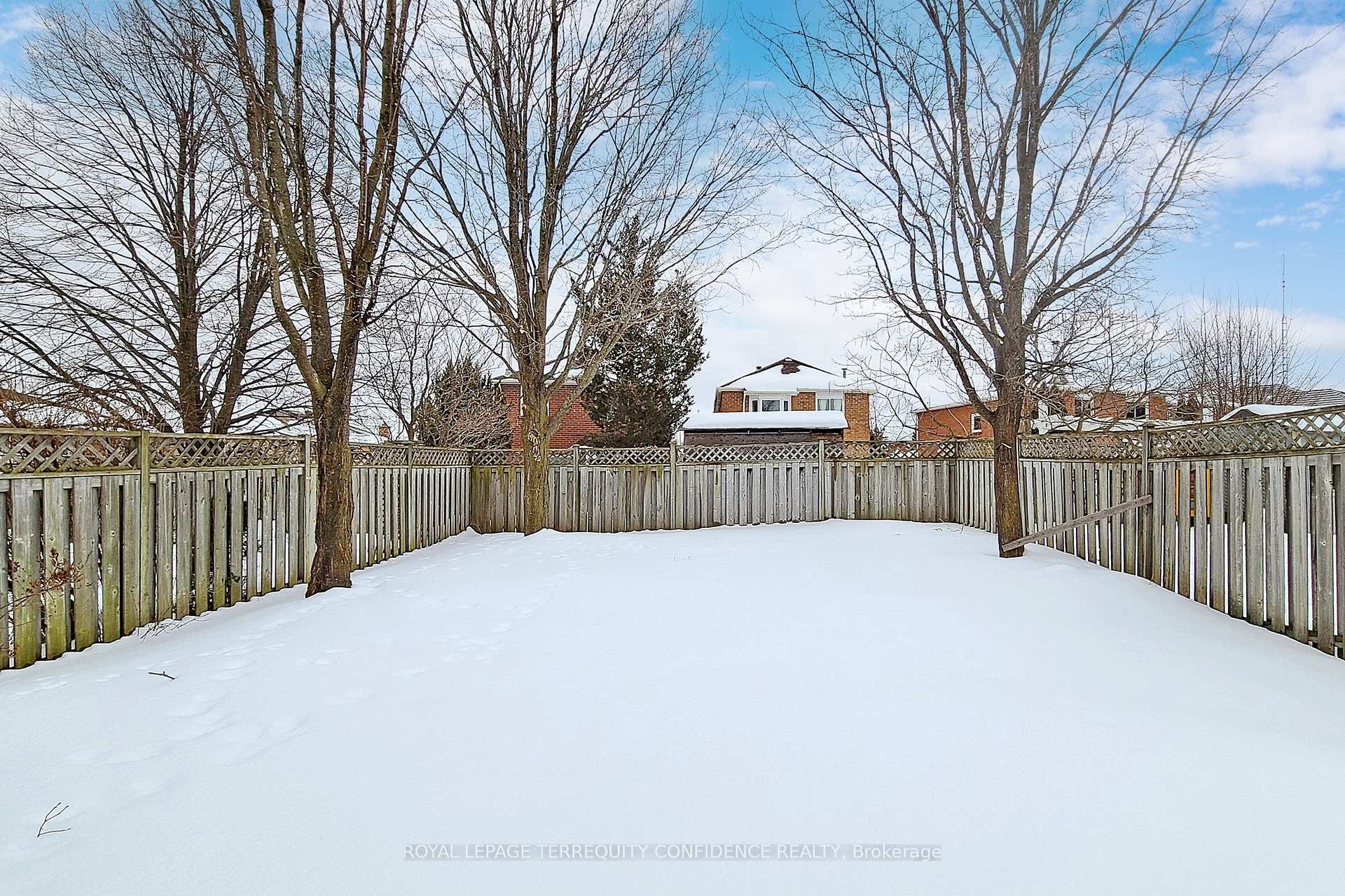 Photo 22 of 10 Weatherup Crescent, Barrie, West Bayfield — HOMEH