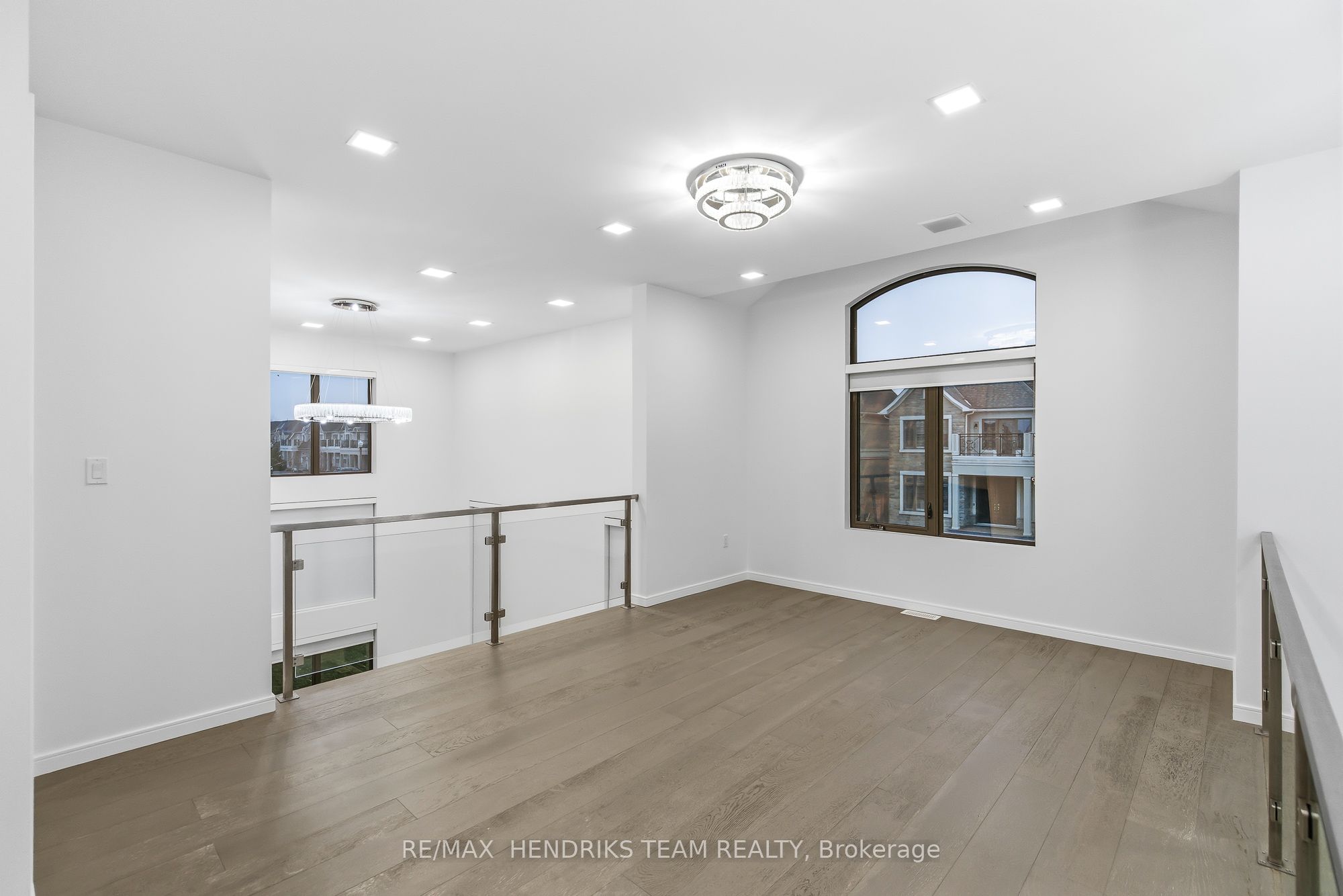 Photo 62 of 39 Sunrow Gate, Hamilton, Lakeshore — HOMEH