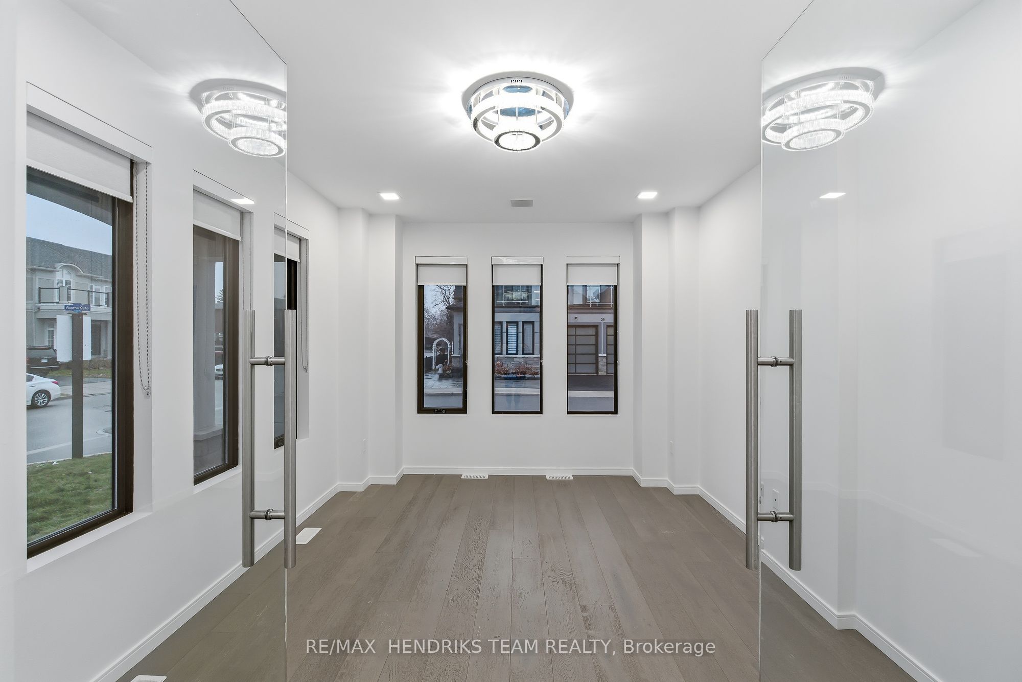 Photo 49 of 39 Sunrow Gate, Hamilton, Lakeshore — HOMEH