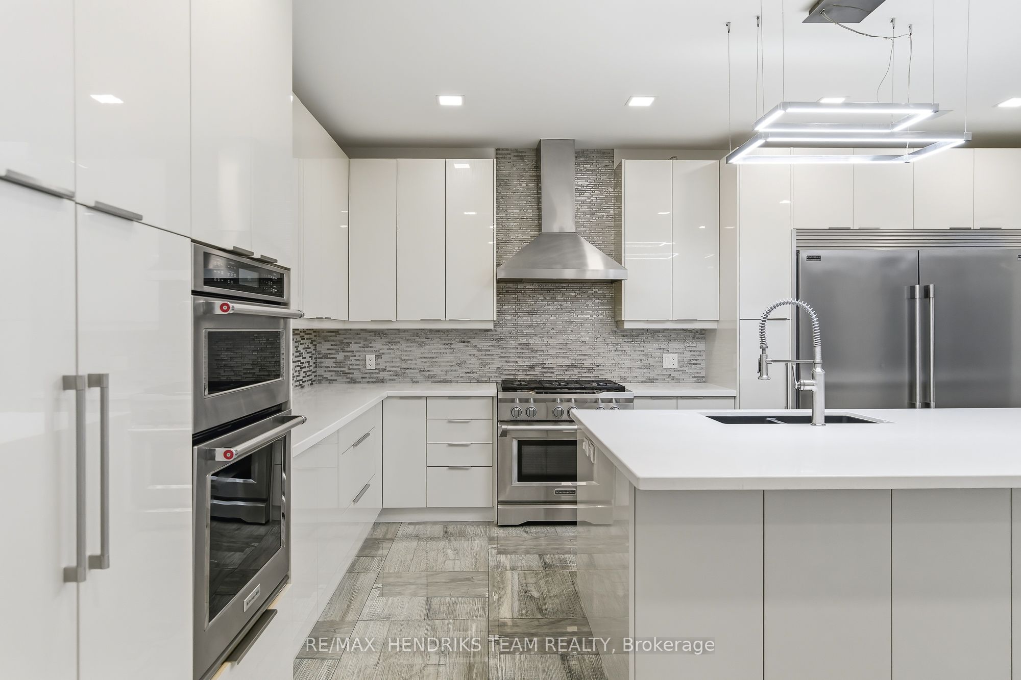 Photo 57 of 39 Sunrow Gate, Hamilton, Lakeshore — HOMEH