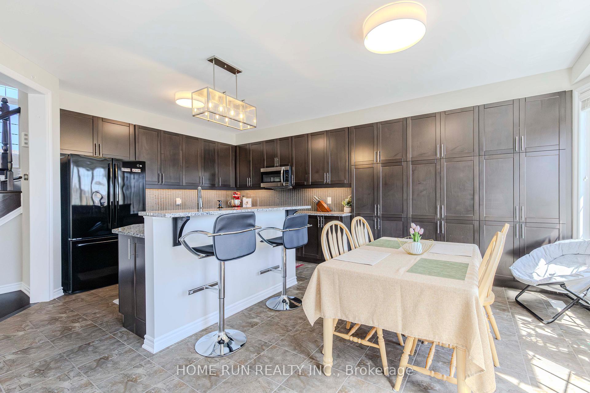 Photo 12 of 213 Dutchmans Way, Ottawa, Barrhaven - Half Moon Bay — HOMEH