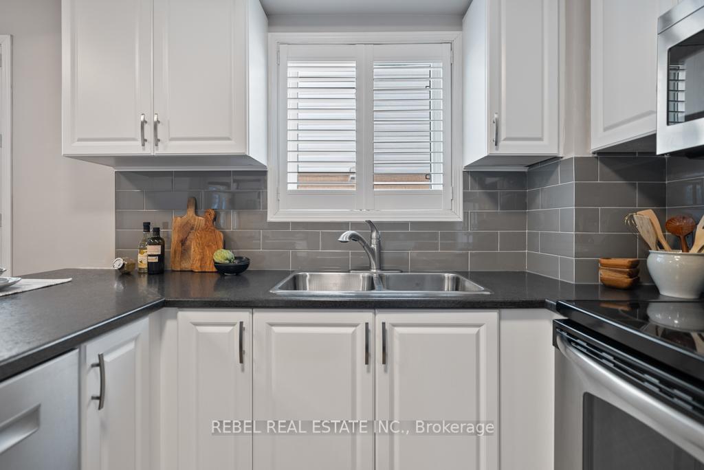 Photo 10 of 63 Moyse Drive, Clarington, Courtice — HOMEH