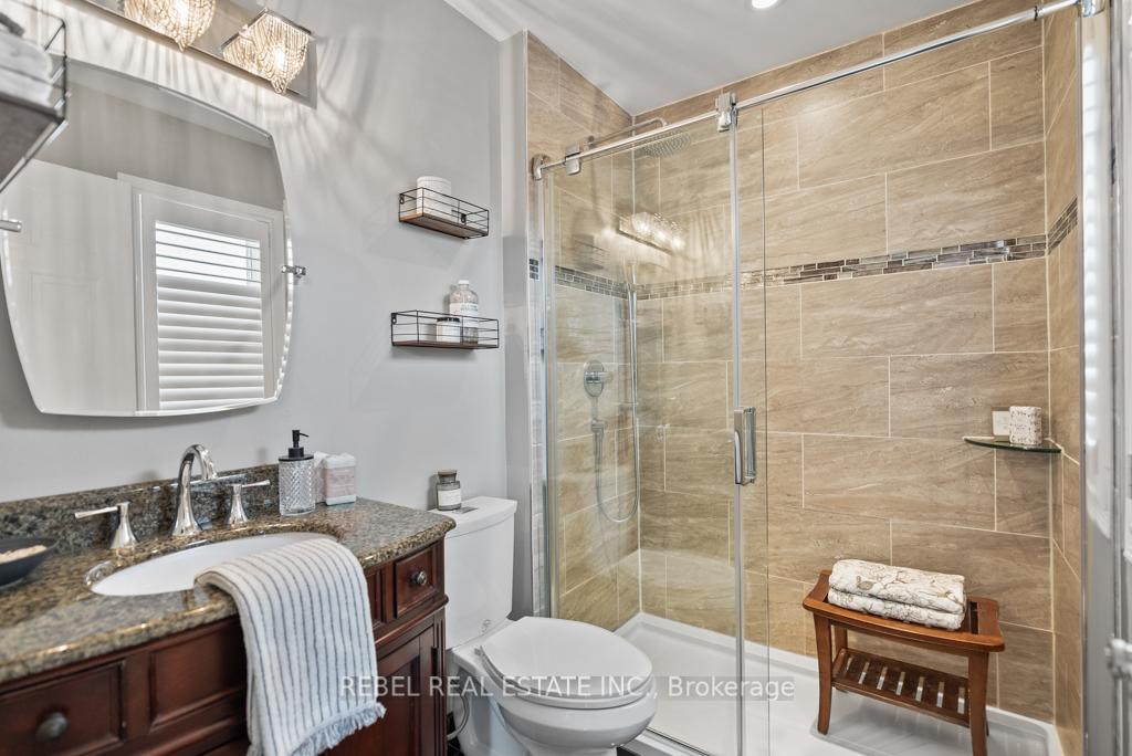 Photo 24 of 63 Moyse Drive, Clarington, Courtice — HOMEH