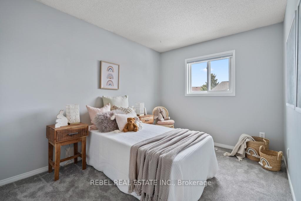 Photo 25 of 63 Moyse Drive, Clarington, Courtice — HOMEH