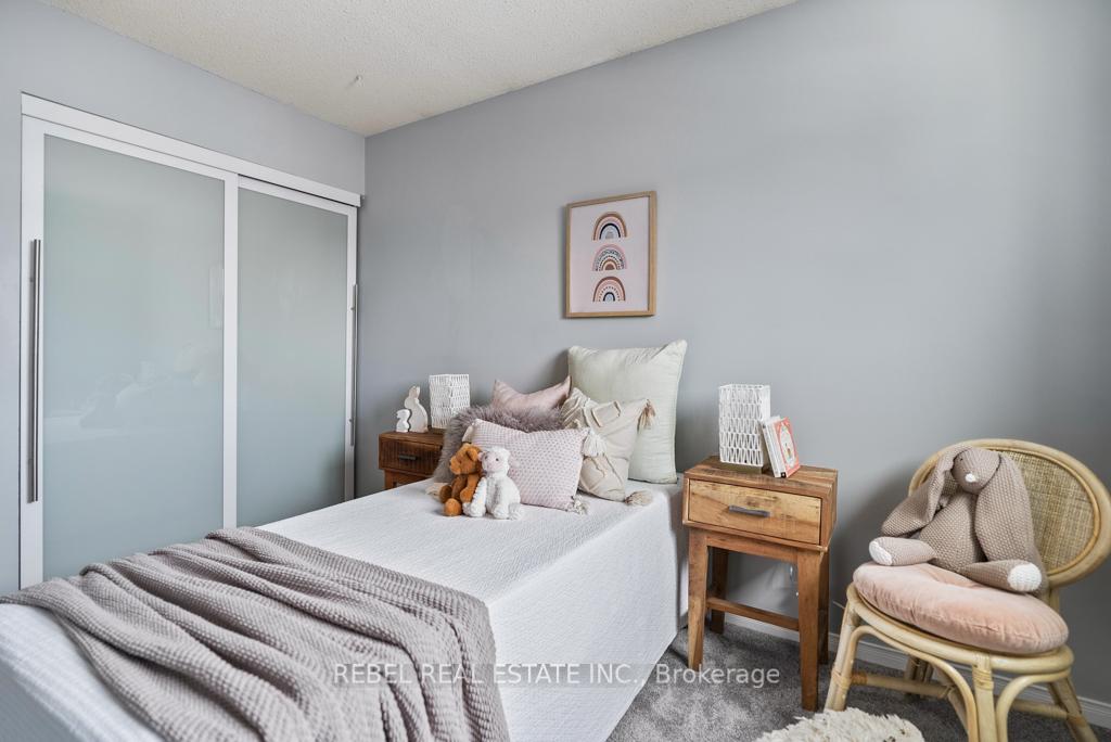 Photo 26 of 63 Moyse Drive, Clarington, Courtice — HOMEH