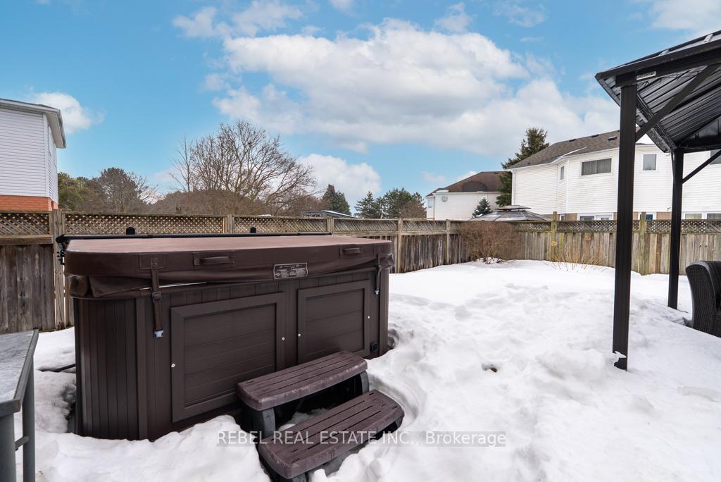 Photo 41 of 63 Moyse Drive, Clarington, Courtice — HOMEH
