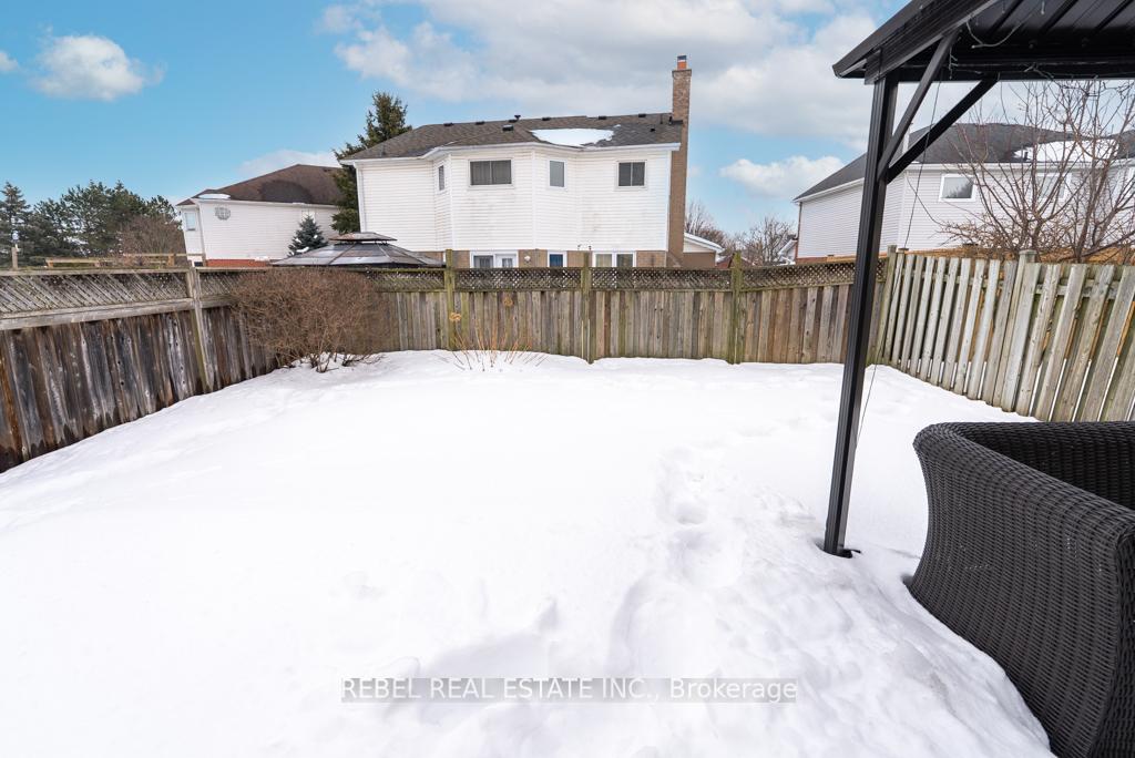 Photo 42 of 63 Moyse Drive, Clarington, Courtice — HOMEH