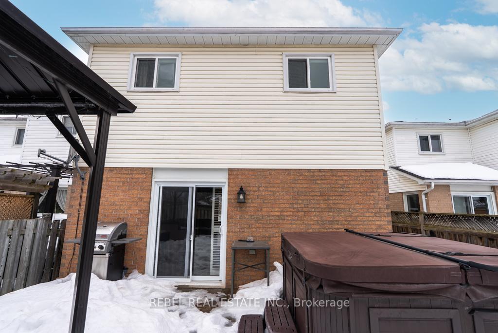 Photo 43 of 63 Moyse Drive, Clarington, Courtice — HOMEH