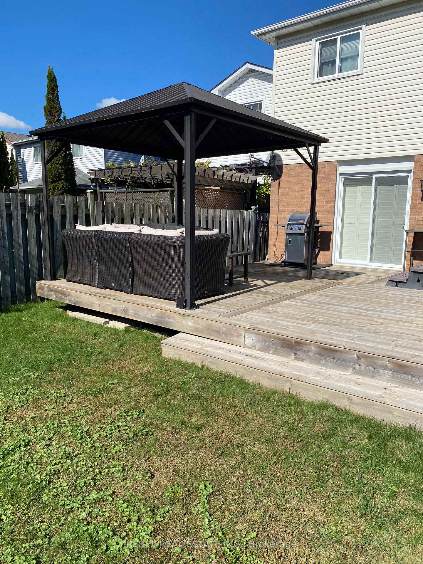 Photo 45 of 63 Moyse Drive, Clarington, Courtice — HOMEH