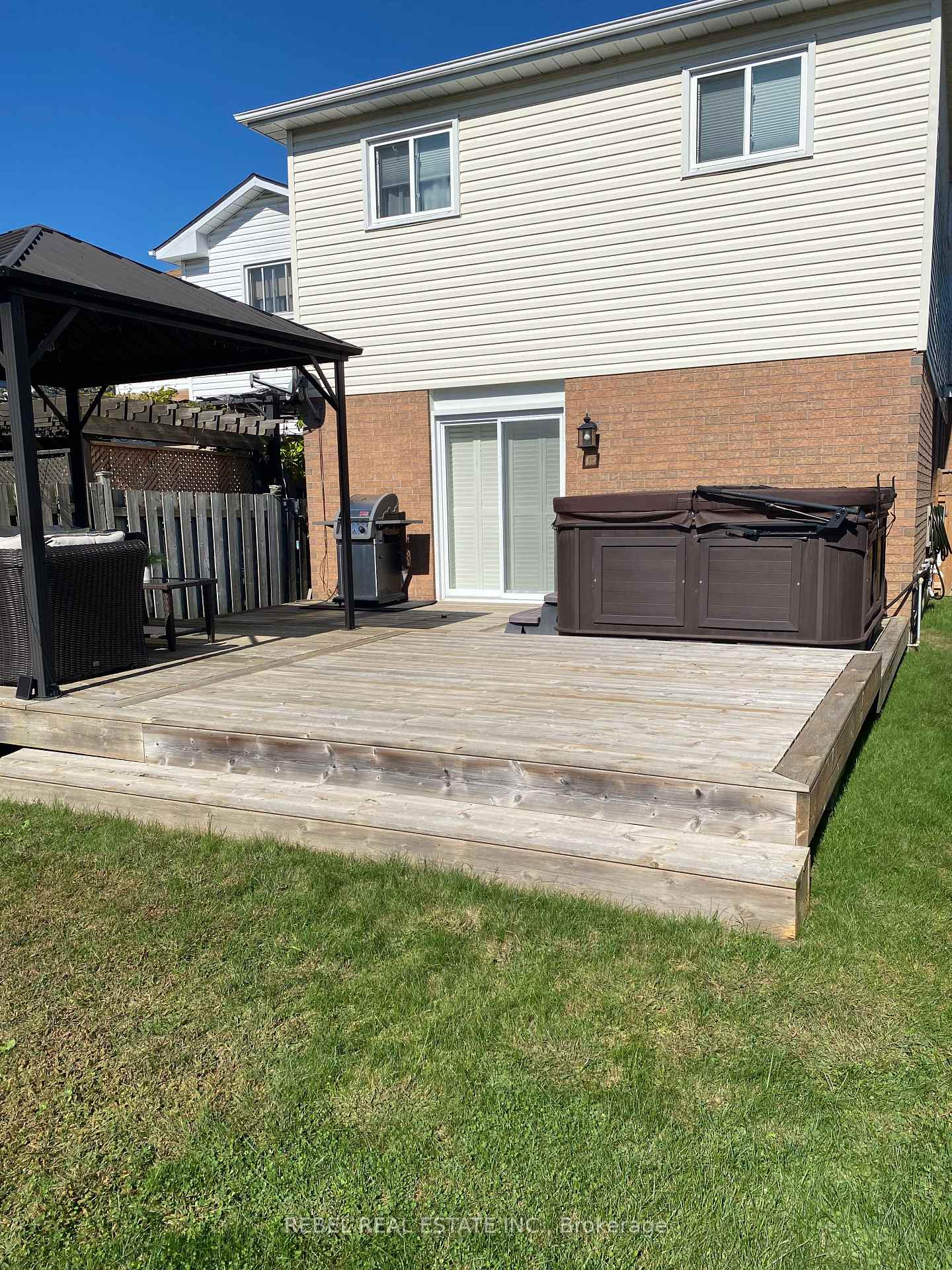 Photo 46 of 63 Moyse Drive, Clarington, Courtice — HOMEH