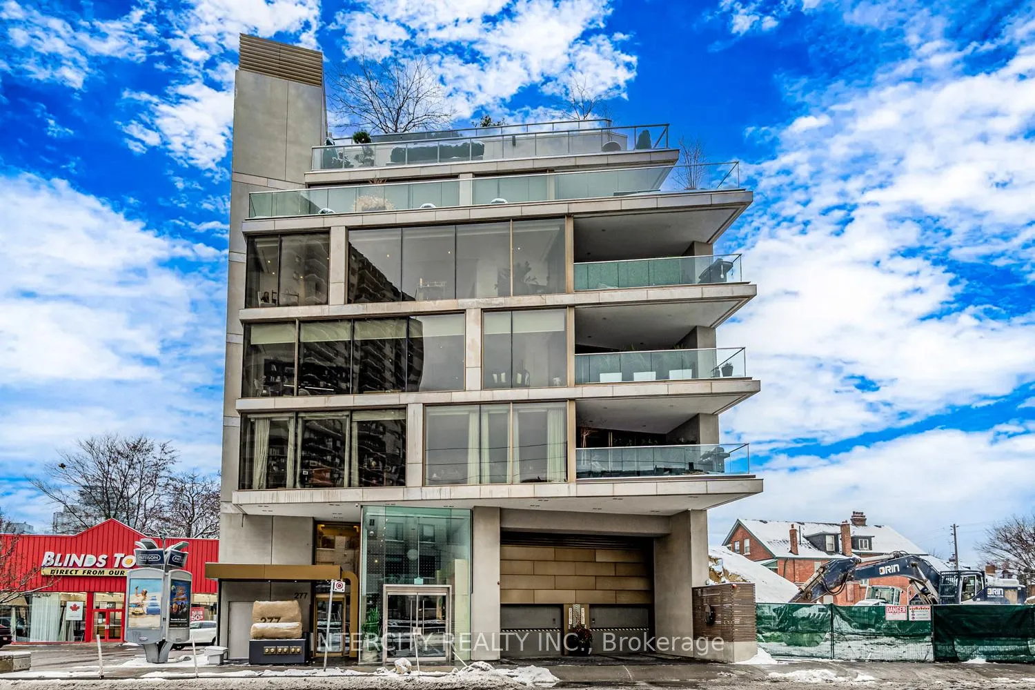 Photo 2 of 4 Edmonton Dr, North York, Pleasant View — HOMEH