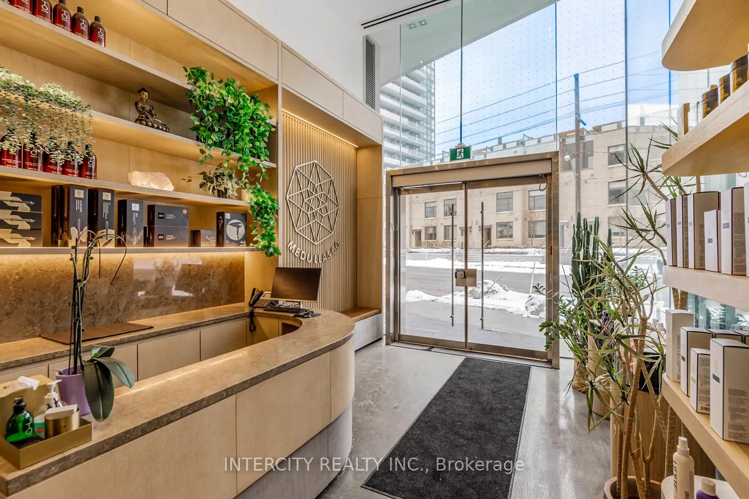 Photo 3 of 4 Edmonton Dr, North York, Pleasant View — HOMEH