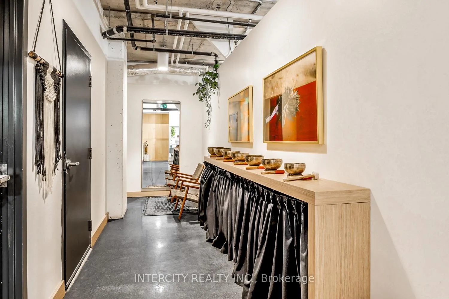 Photo 9 of 4 Edmonton Dr, North York, Pleasant View — HOMEH