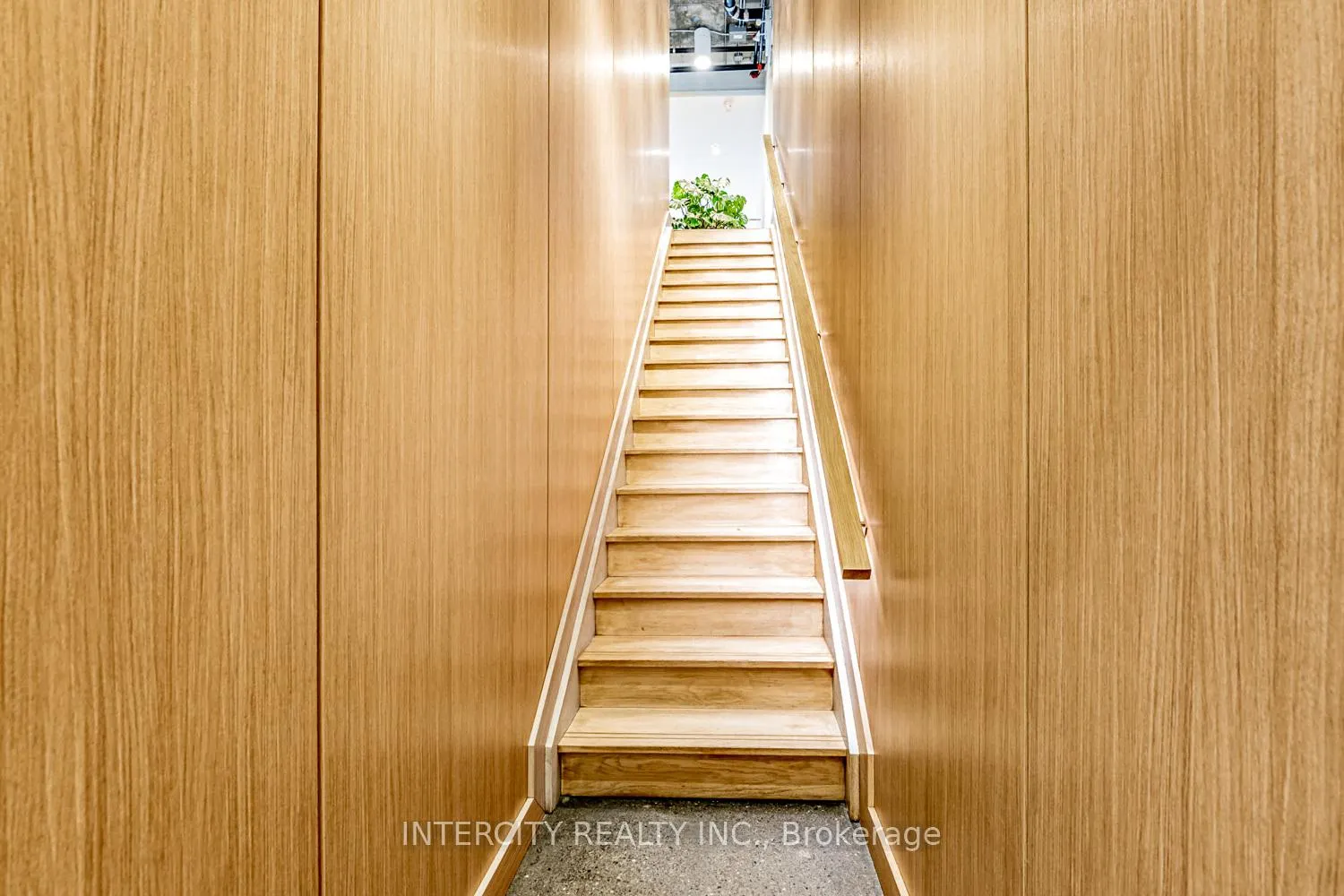 Photo 14 of 4 Edmonton Dr, North York, Pleasant View — HOMEH