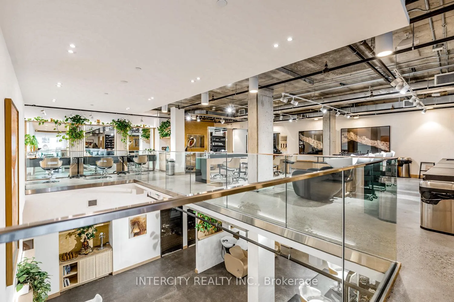 Photo 15 of 4 Edmonton Dr, North York, Pleasant View — HOMEH