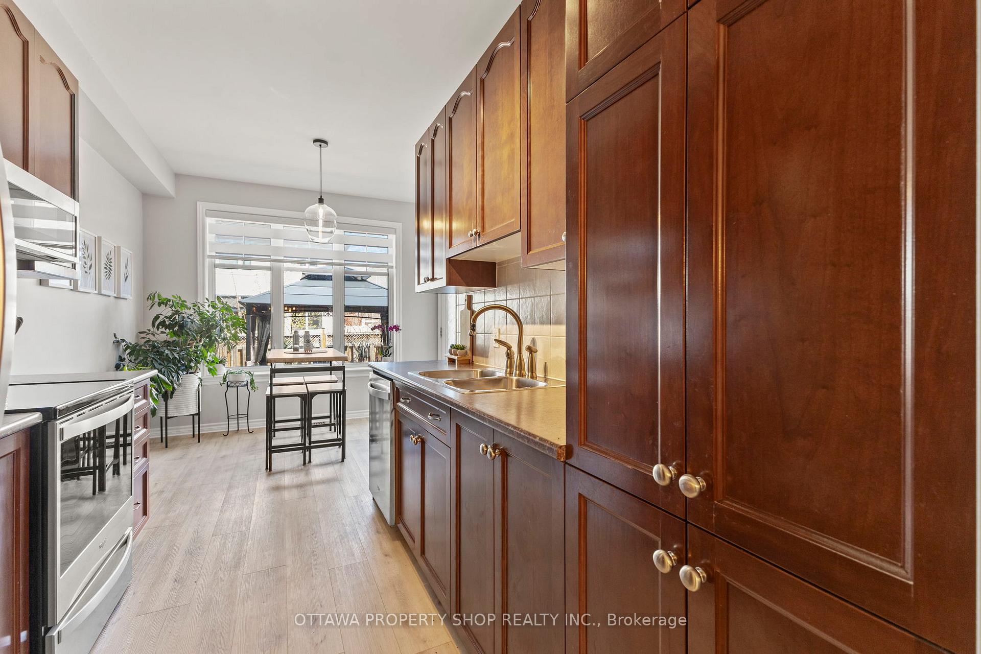 Photo 11 of 73 Selhurst Avenue, Ottawa, Barrhaven East — HOMEH