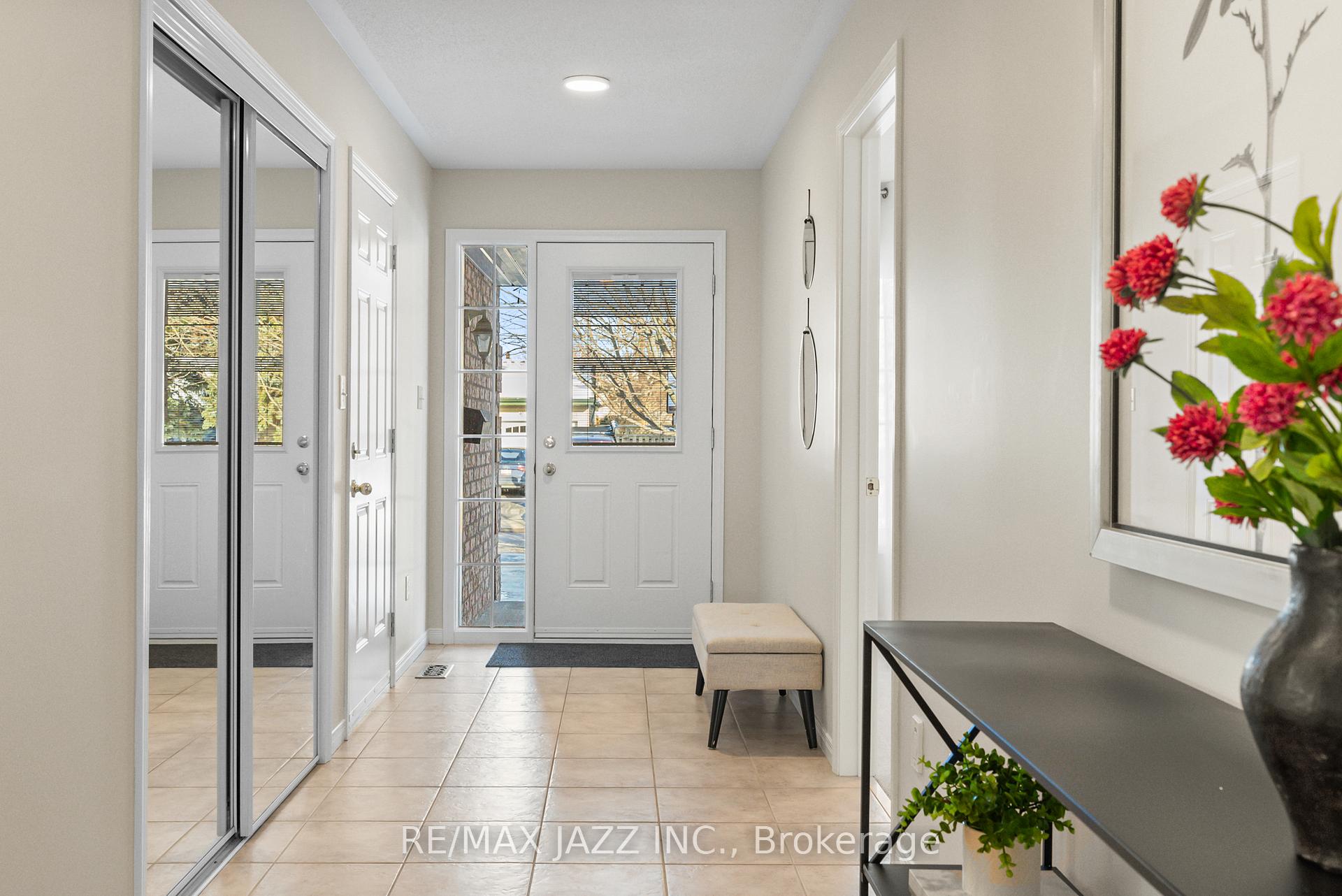 Photo 2 of 94 Bradshaw Street, Clarington, Bowmanville — HOMEH