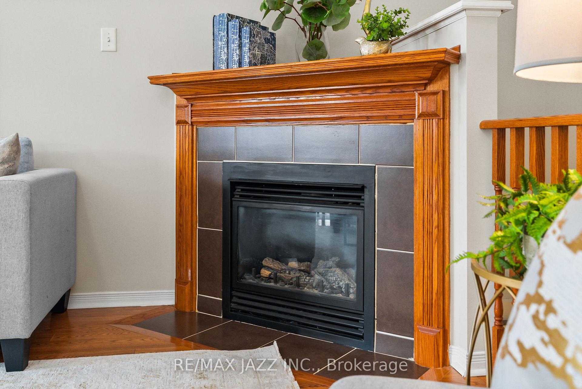 Photo 5 of 94 Bradshaw Street, Clarington, Bowmanville — HOMEH