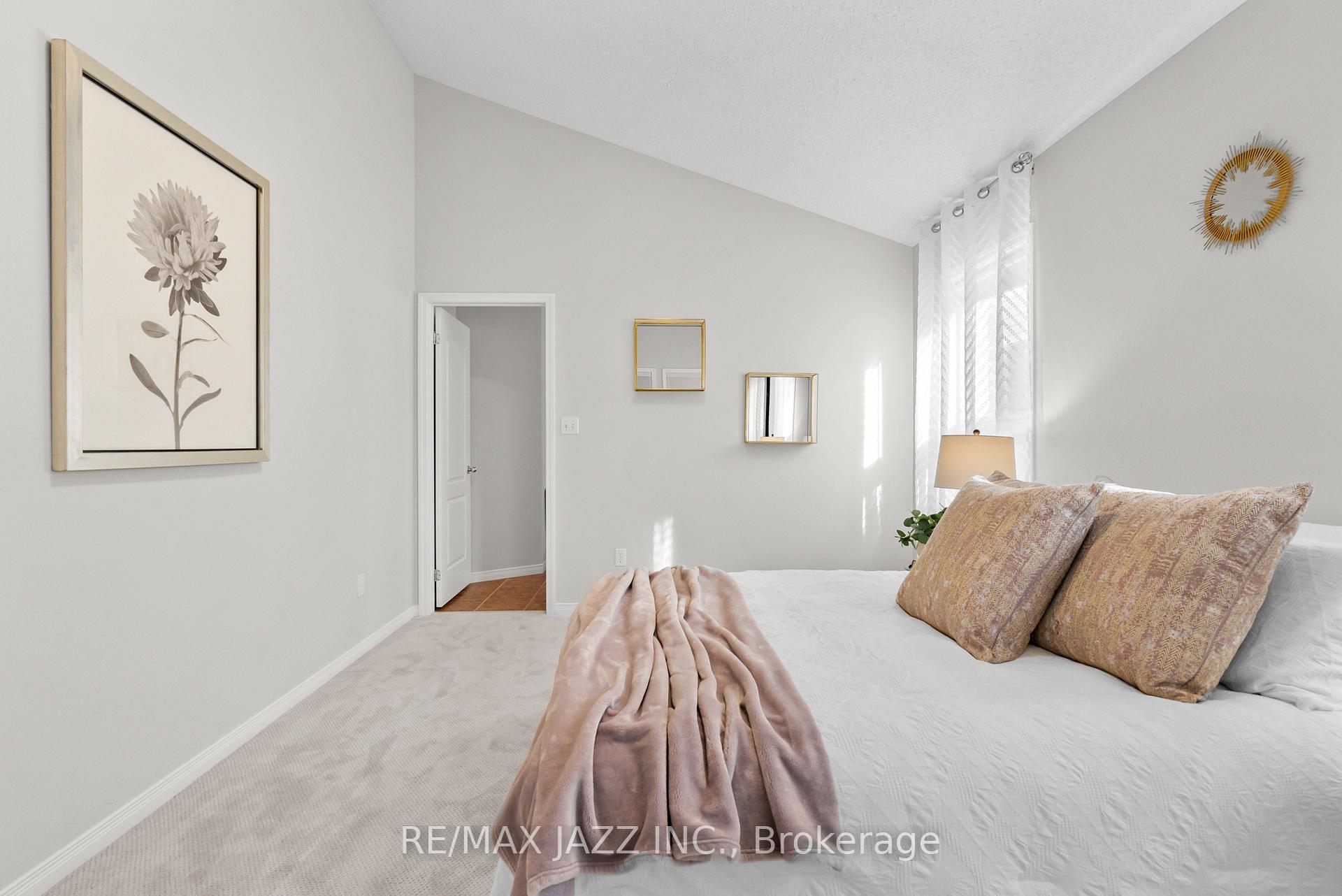 Photo 17 of 94 Bradshaw Street, Clarington, Bowmanville — HOMEH