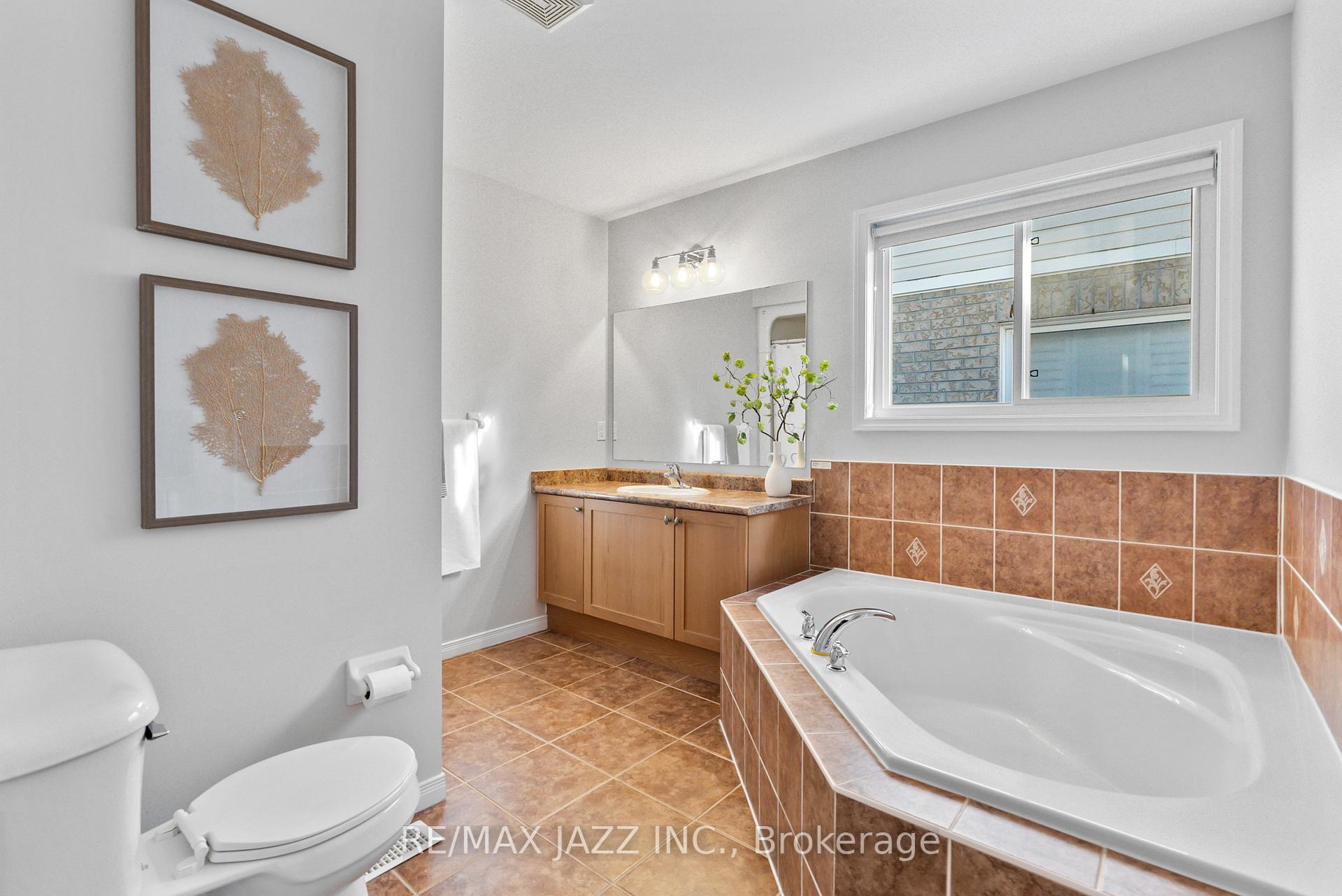 Photo 19 of 94 Bradshaw Street, Clarington, Bowmanville — HOMEH