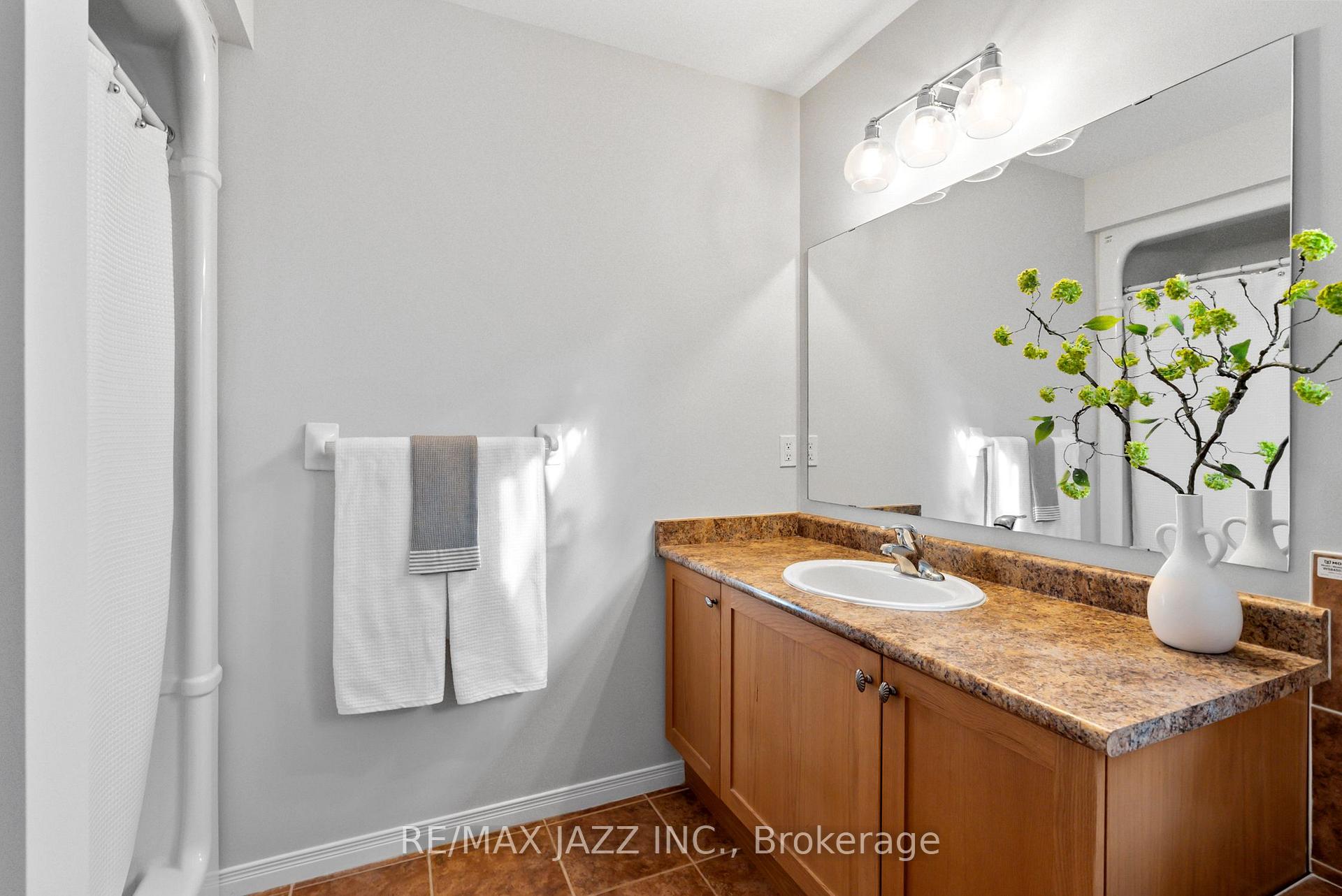 Photo 20 of 94 Bradshaw Street, Clarington, Bowmanville — HOMEH