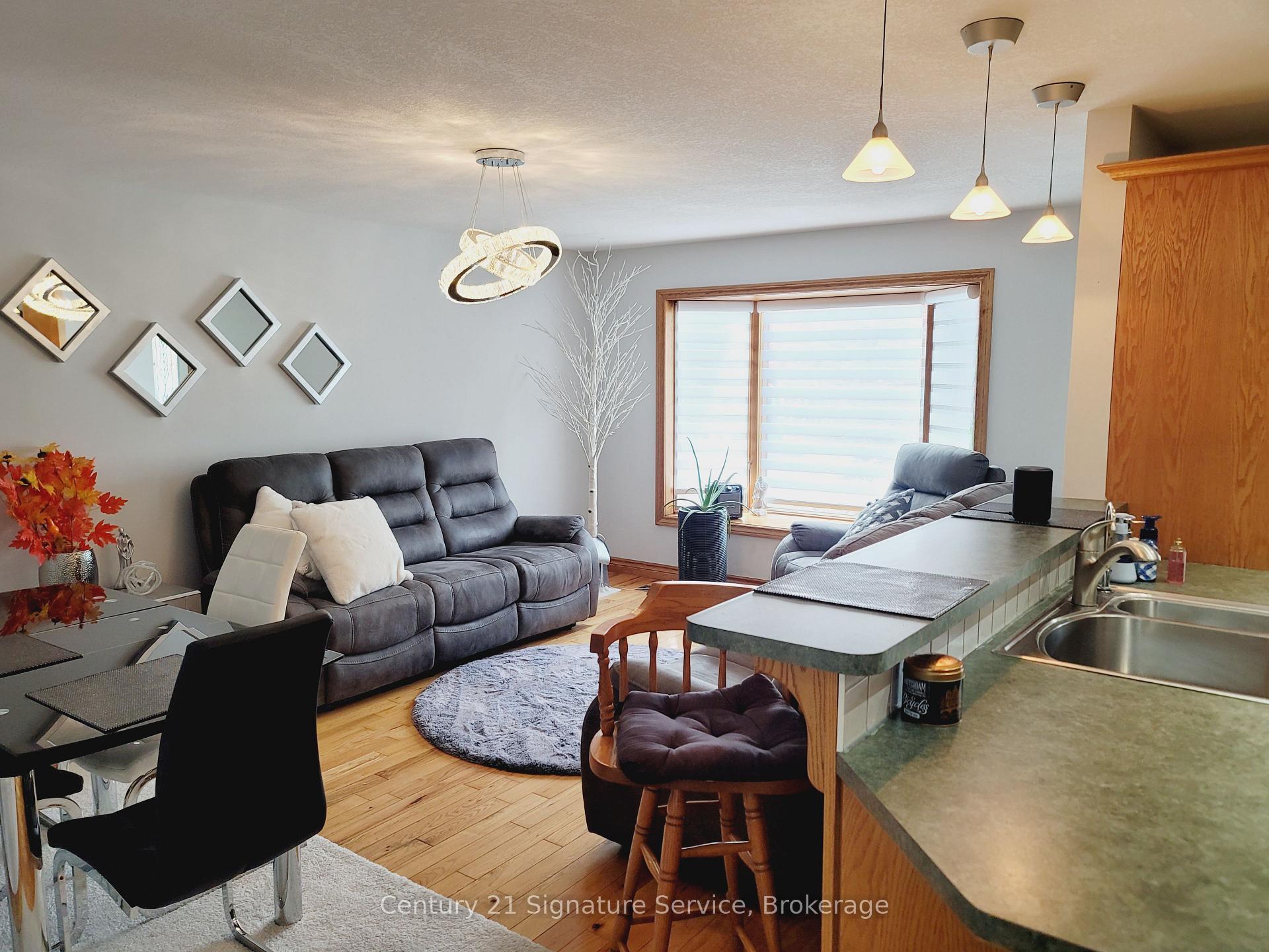 Photo 3 of 1127 Bleiler Street, Cambridge — HOMEH