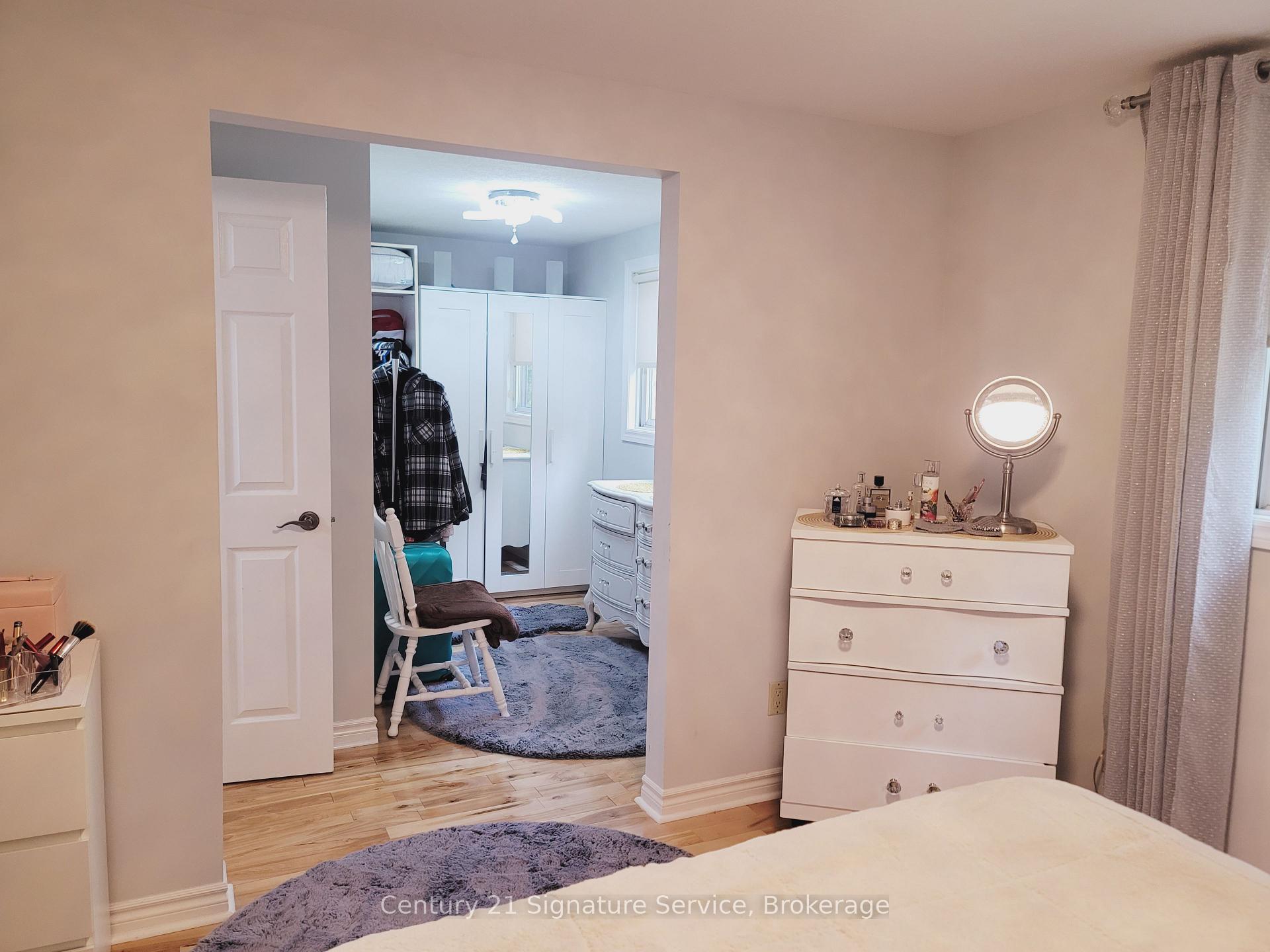 Photo 9 of 1127 Bleiler Street, Cambridge — HOMEH