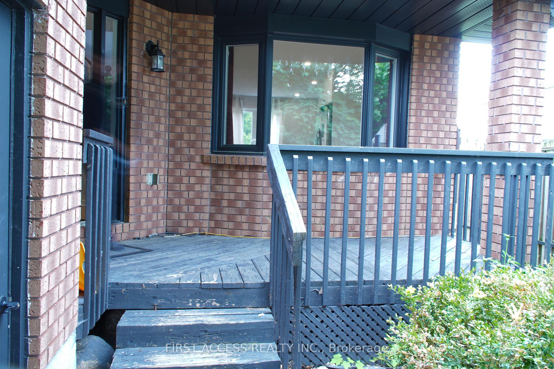 Photo 5 of 9 Rosenfeld Drive, Barrie, Grove East — HOMEH