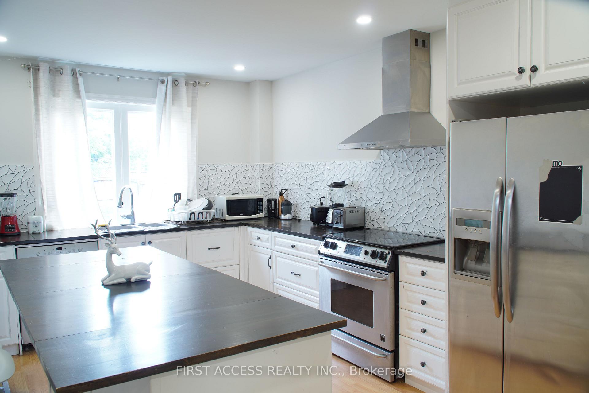Photo 9 of 9 Rosenfeld Drive, Barrie, Grove East — HOMEH