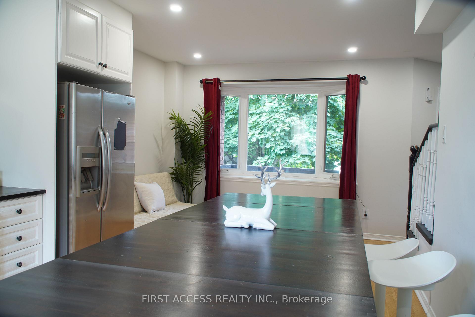Photo 11 of 9 Rosenfeld Drive, Barrie, Grove East — HOMEH