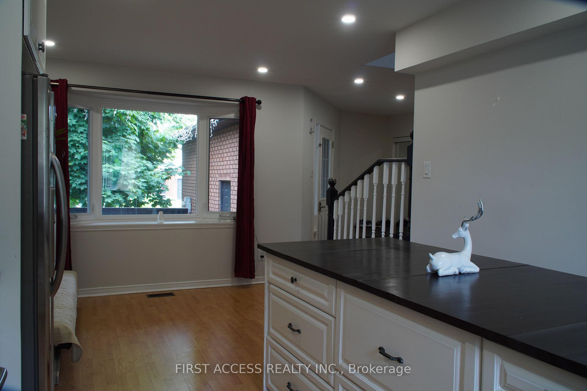 Photo 12 of 9 Rosenfeld Drive, Barrie, Grove East — HOMEH