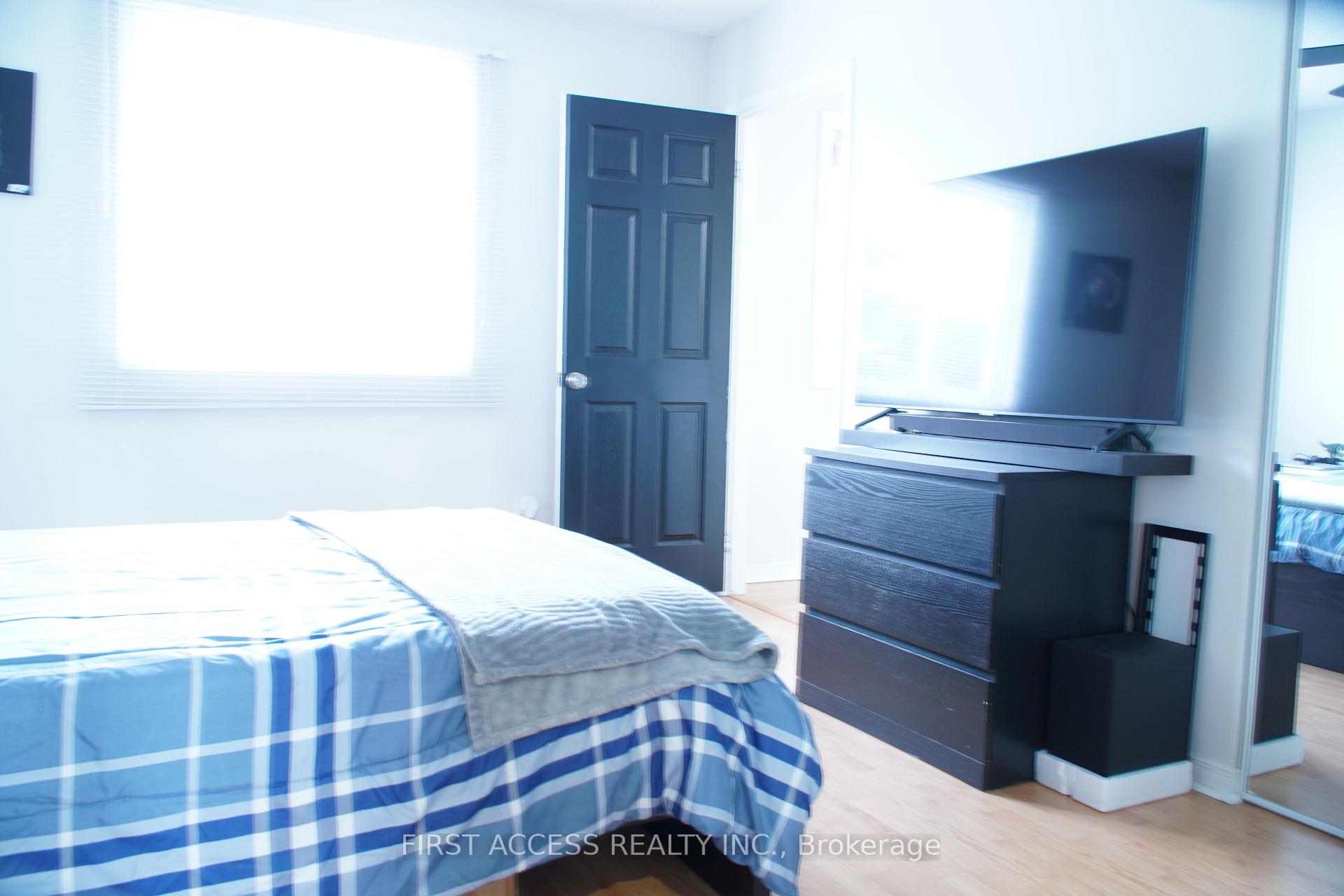 Photo 18 of 9 Rosenfeld Drive, Barrie, Grove East — HOMEH