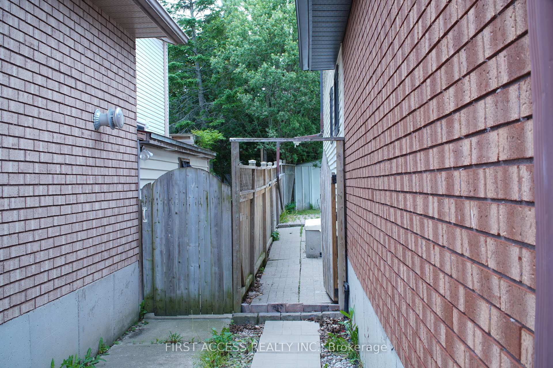 Photo 23 of 9 Rosenfeld Drive, Barrie, Grove East — HOMEH